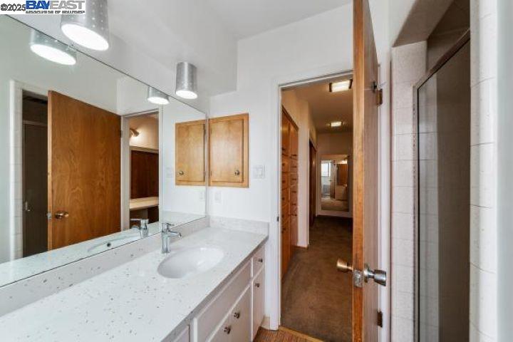 4120 Rhoda Ave, Oakland, California 94602, 3 Bedrooms Bedrooms, 7 Rooms Rooms,3 BathroomsBathrooms,Residential Lease,For Rent,4120 Rhoda Ave,41105767