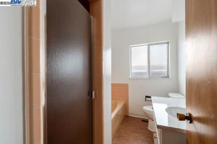 4120 Rhoda Ave, Oakland, California 94602, 3 Bedrooms Bedrooms, 7 Rooms Rooms,3 BathroomsBathrooms,Residential Lease,For Rent,4120 Rhoda Ave,41105767