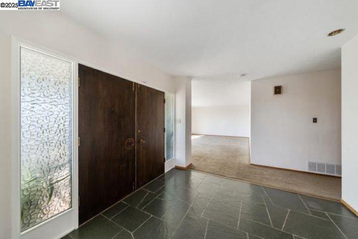 4120 Rhoda Ave, Oakland, California 94602, 3 Bedrooms Bedrooms, 7 Rooms Rooms,3 BathroomsBathrooms,Residential Lease,For Rent,4120 Rhoda Ave,41105767