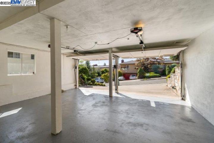4120 Rhoda Ave, Oakland, California 94602, 3 Bedrooms Bedrooms, 7 Rooms Rooms,3 BathroomsBathrooms,Residential Lease,For Rent,4120 Rhoda Ave,41105767