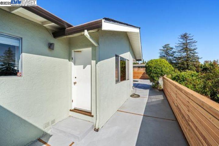 4120 Rhoda Ave, Oakland, California 94602, 3 Bedrooms Bedrooms, 7 Rooms Rooms,3 BathroomsBathrooms,Residential Lease,For Rent,4120 Rhoda Ave,41105767