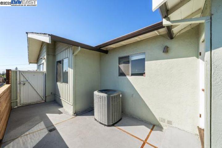 4120 Rhoda Ave, Oakland, California 94602, 3 Bedrooms Bedrooms, 7 Rooms Rooms,3 BathroomsBathrooms,Residential Lease,For Rent,4120 Rhoda Ave,41105767