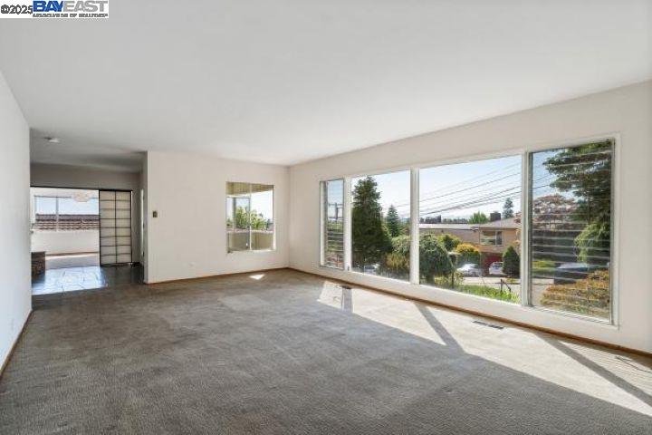 4120 Rhoda Ave, Oakland, California 94602, 3 Bedrooms Bedrooms, 7 Rooms Rooms,3 BathroomsBathrooms,Residential Lease,For Rent,4120 Rhoda Ave,41105767