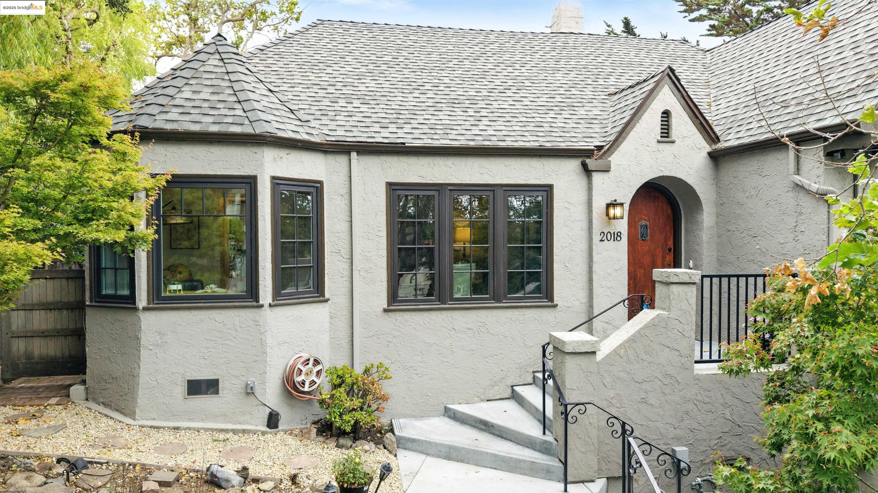 Detail Gallery Image 1 of 1 For 2018 Marin Ave, Berkeley,  CA 94707 - 3 Beds | 1/1 Baths