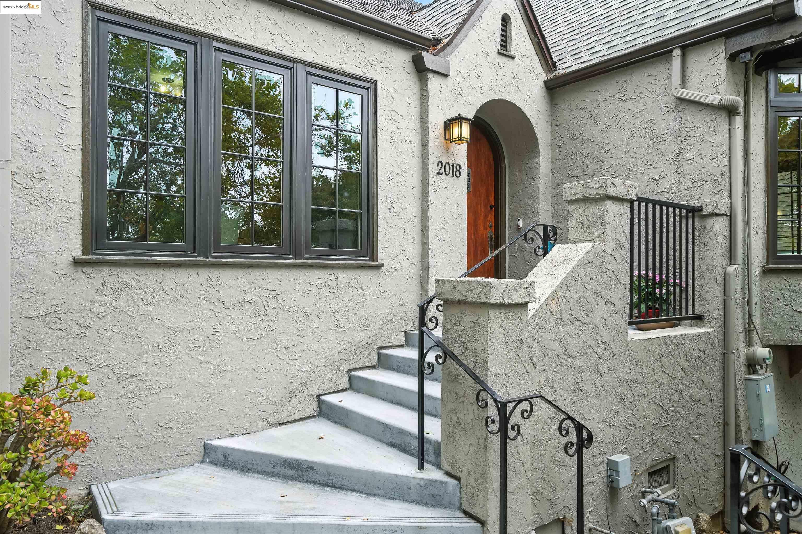 2018 Marin Ave, Berkeley, California 94707, 3 Bedrooms Bedrooms, 9 Rooms Rooms,1 BathroomBathrooms,Residential,For Sale,2018 Marin Ave,41105768