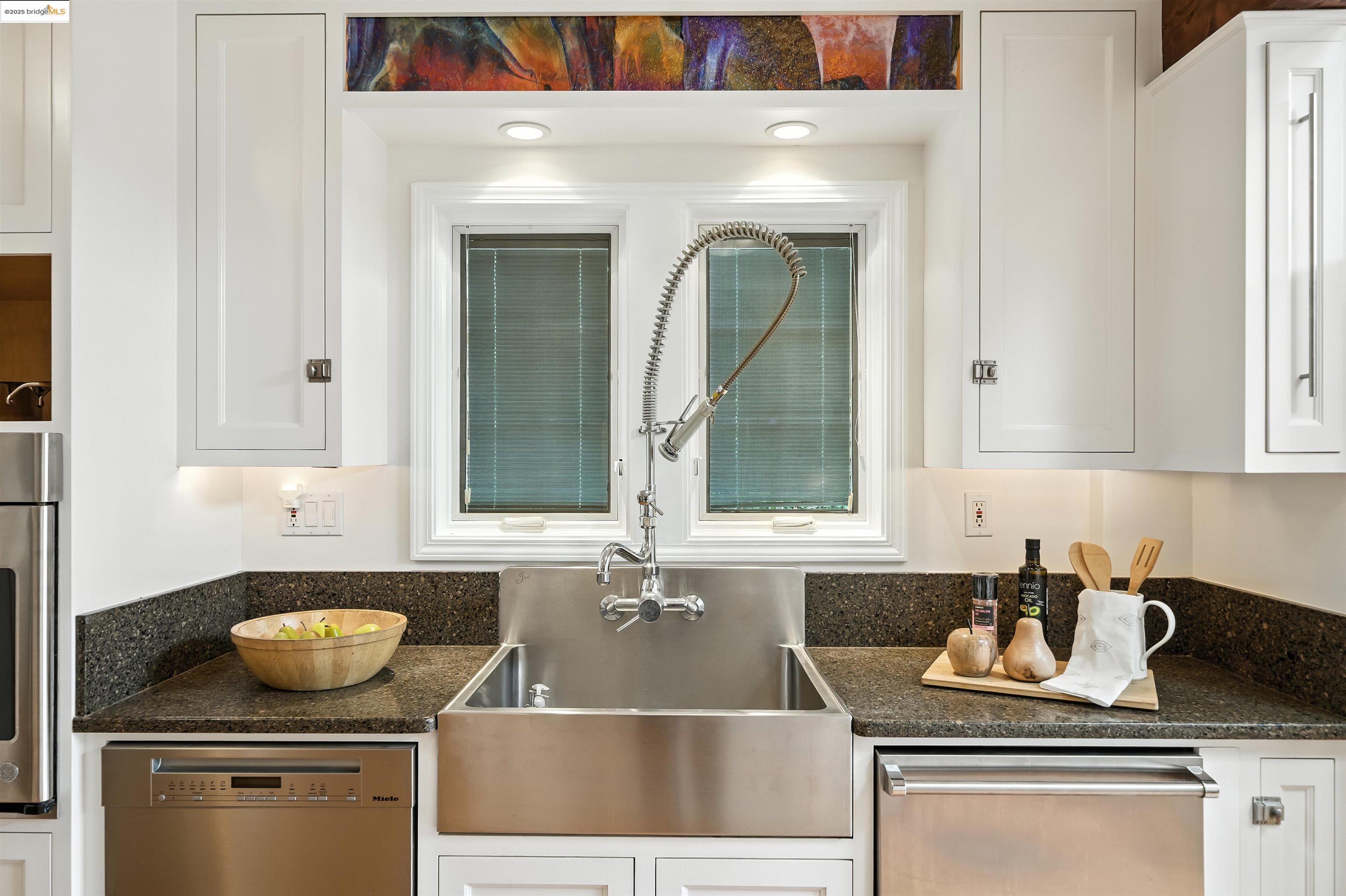 2018 Marin Ave, Berkeley, California 94707, 3 Bedrooms Bedrooms, 9 Rooms Rooms,1 BathroomBathrooms,Residential,For Sale,2018 Marin Ave,41105768