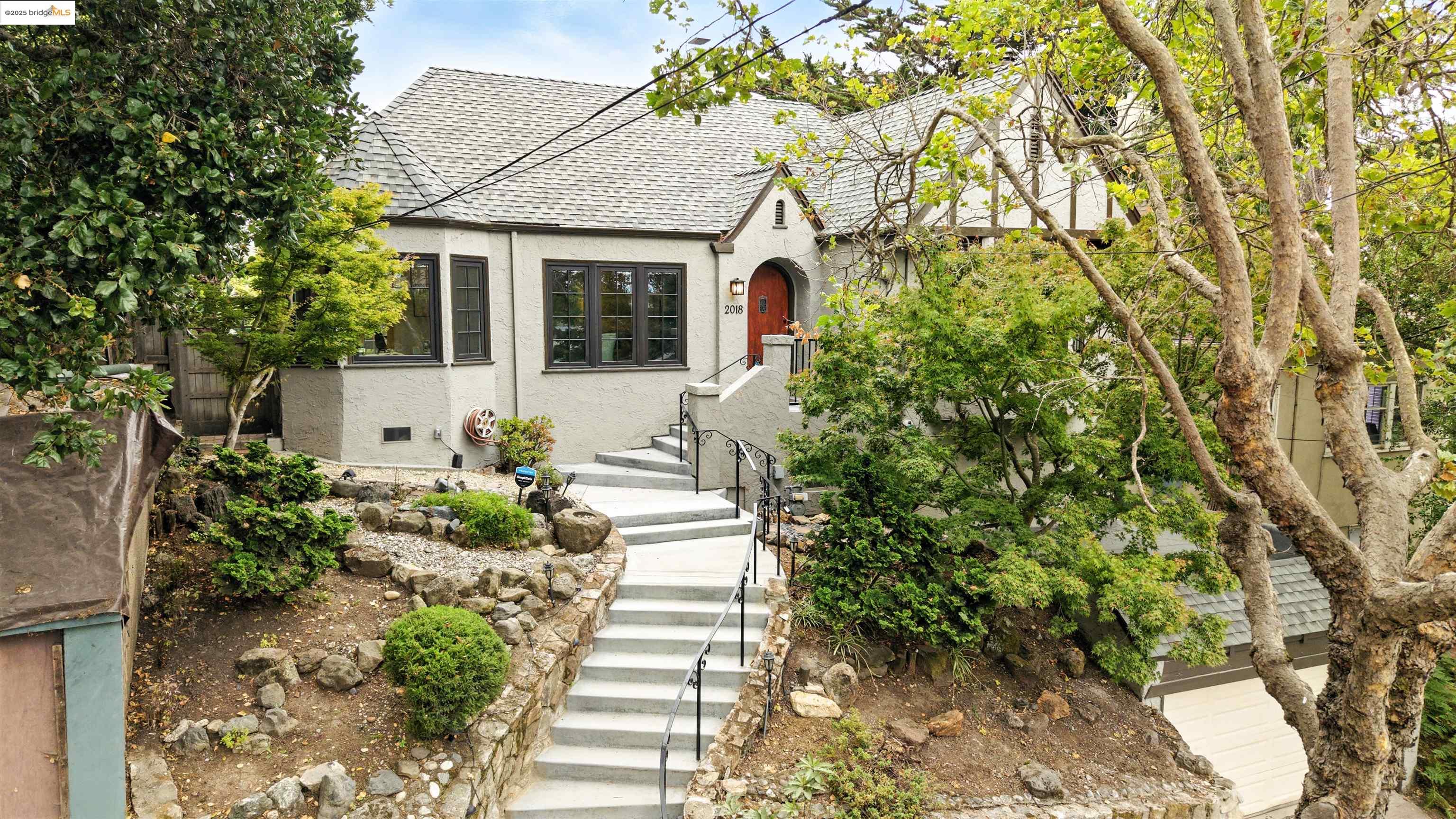 2018 Marin Ave, Berkeley, California 94707, 3 Bedrooms Bedrooms, 9 Rooms Rooms,1 BathroomBathrooms,Residential,For Sale,2018 Marin Ave,41105768