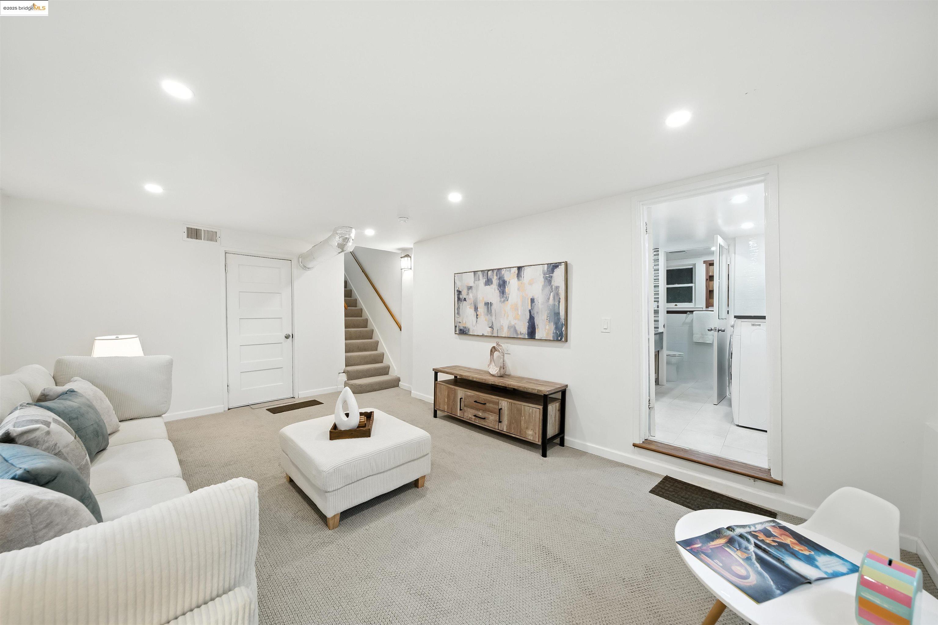 2018 Marin Ave, Berkeley, California 94707, 3 Bedrooms Bedrooms, 9 Rooms Rooms,1 BathroomBathrooms,Residential,For Sale,2018 Marin Ave,41105768
