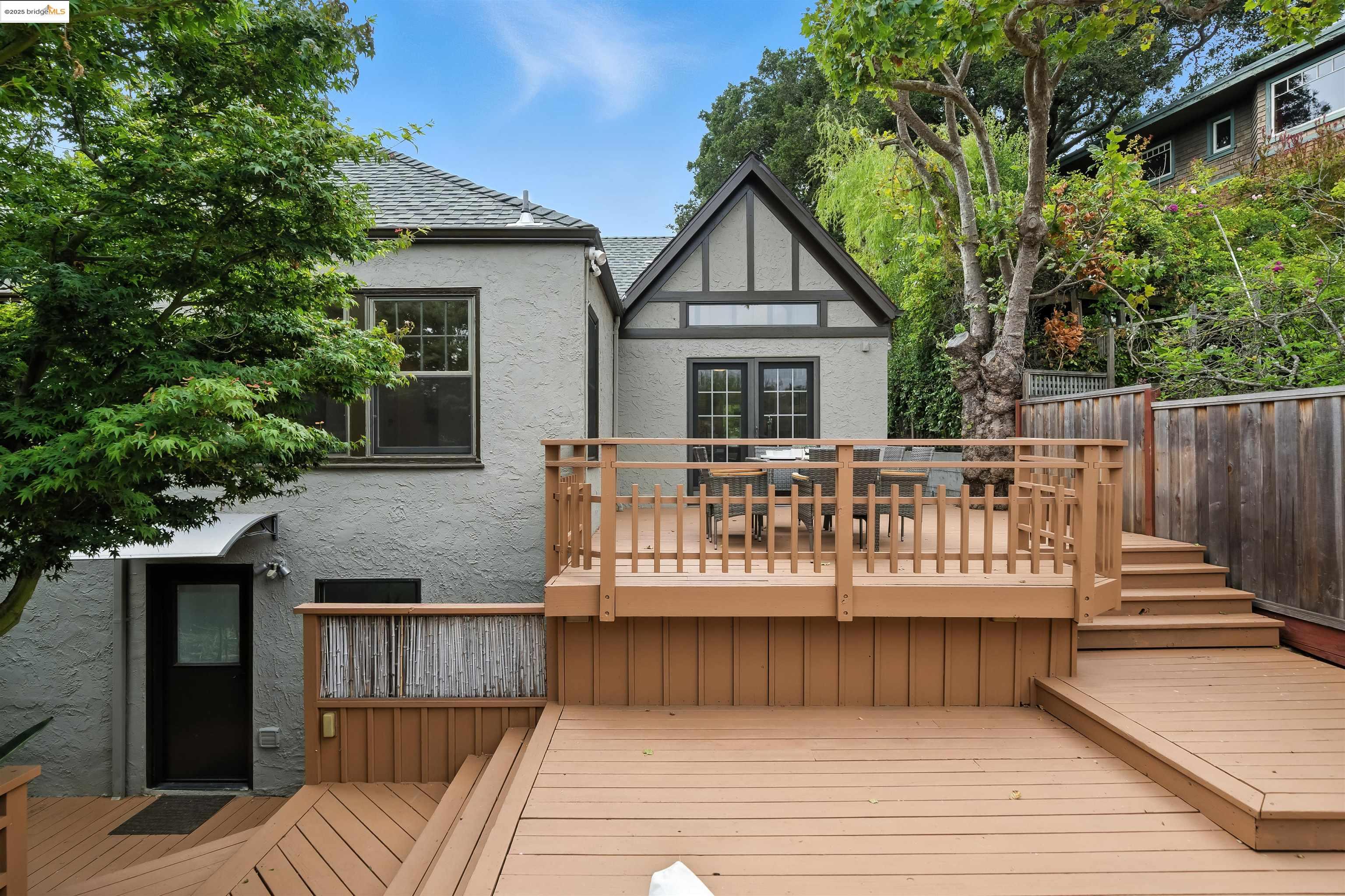 2018 Marin Ave, Berkeley, California 94707, 3 Bedrooms Bedrooms, 9 Rooms Rooms,1 BathroomBathrooms,Residential,For Sale,2018 Marin Ave,41105768