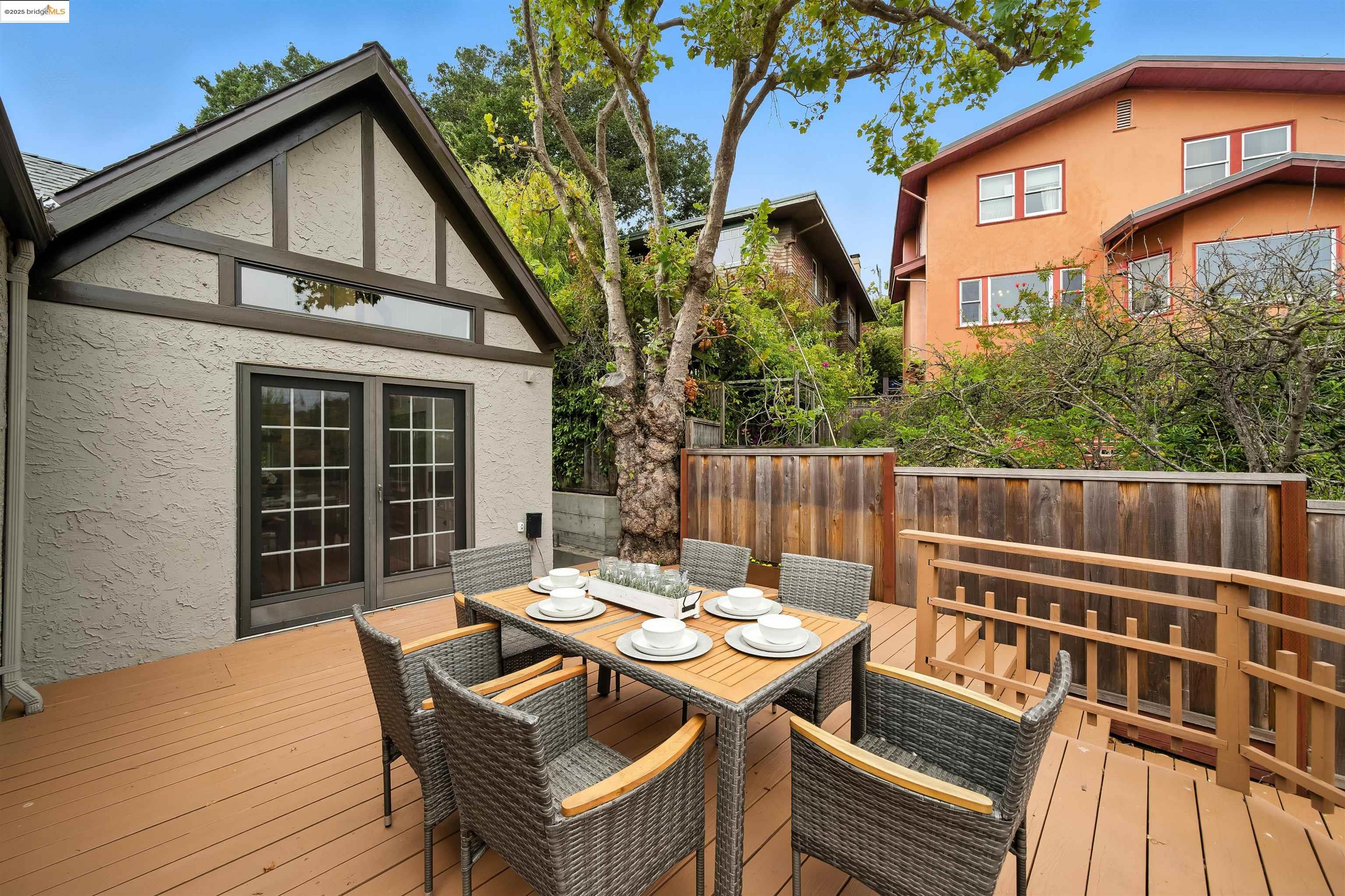 2018 Marin Ave, Berkeley, California 94707, 3 Bedrooms Bedrooms, 9 Rooms Rooms,1 BathroomBathrooms,Residential,For Sale,2018 Marin Ave,41105768