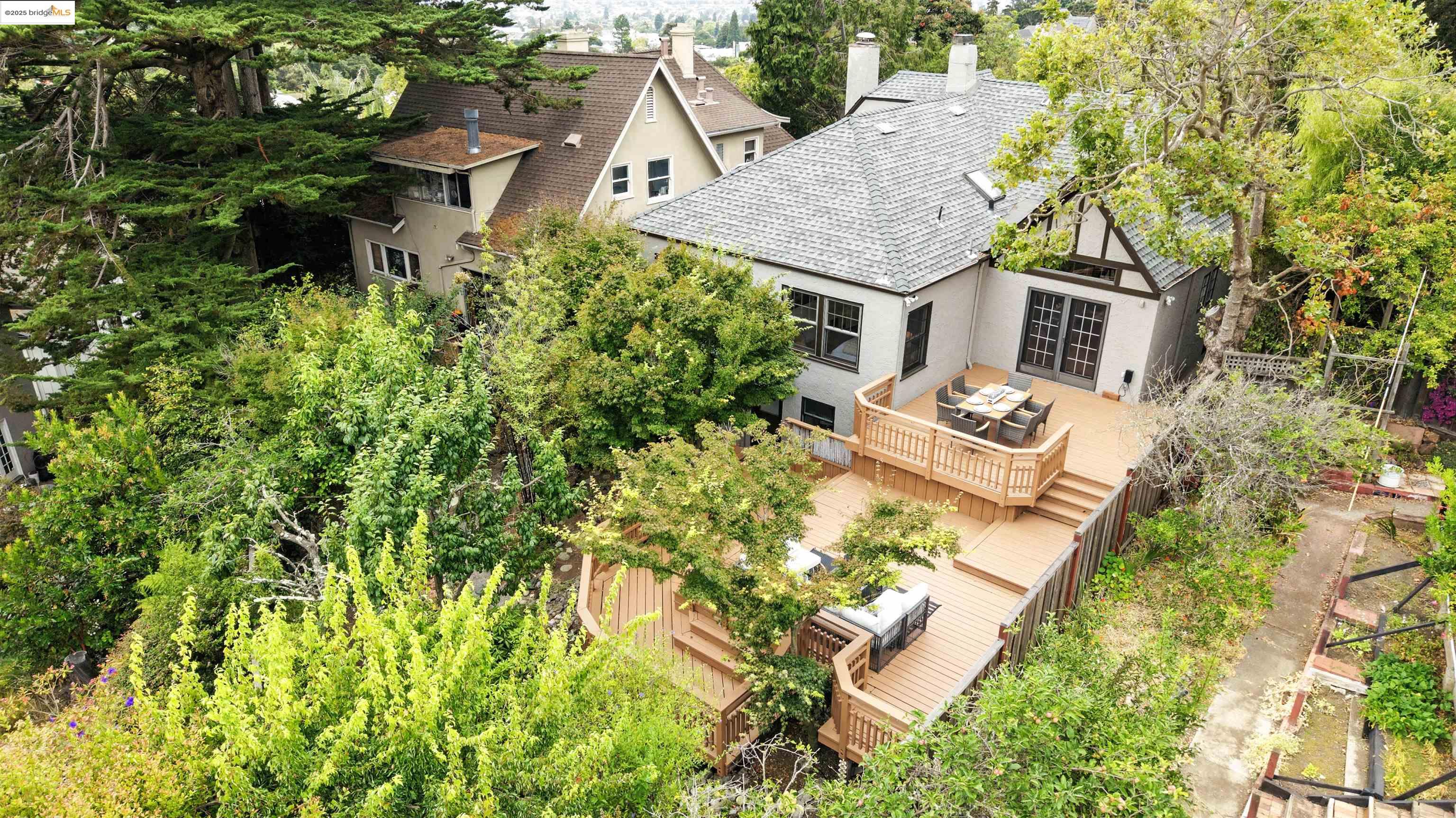 2018 Marin Ave, Berkeley, California 94707, 3 Bedrooms Bedrooms, 9 Rooms Rooms,1 BathroomBathrooms,Residential,For Sale,2018 Marin Ave,41105768