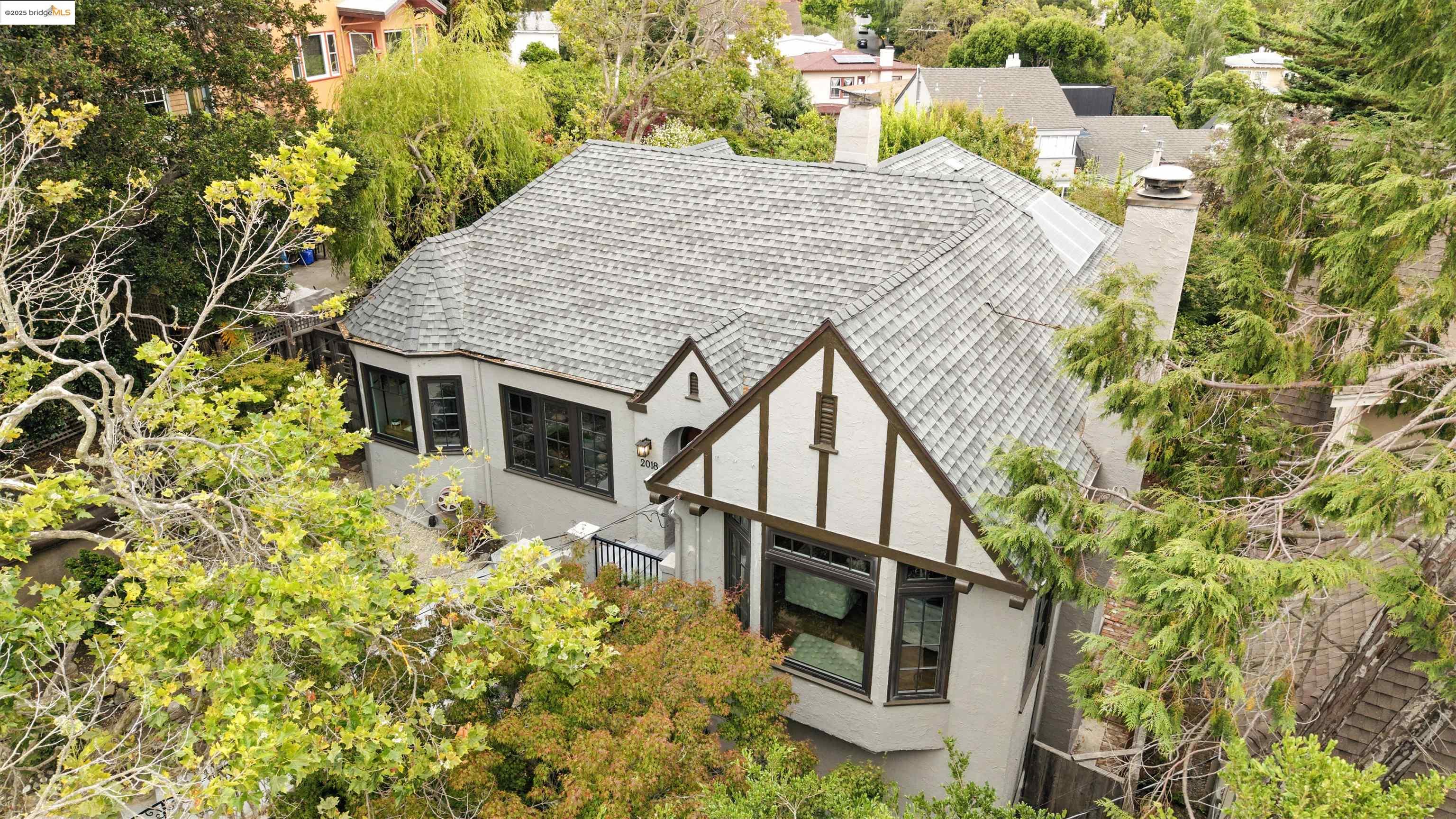 2018 Marin Ave, Berkeley, California 94707, 3 Bedrooms Bedrooms, 9 Rooms Rooms,1 BathroomBathrooms,Residential,For Sale,2018 Marin Ave,41105768