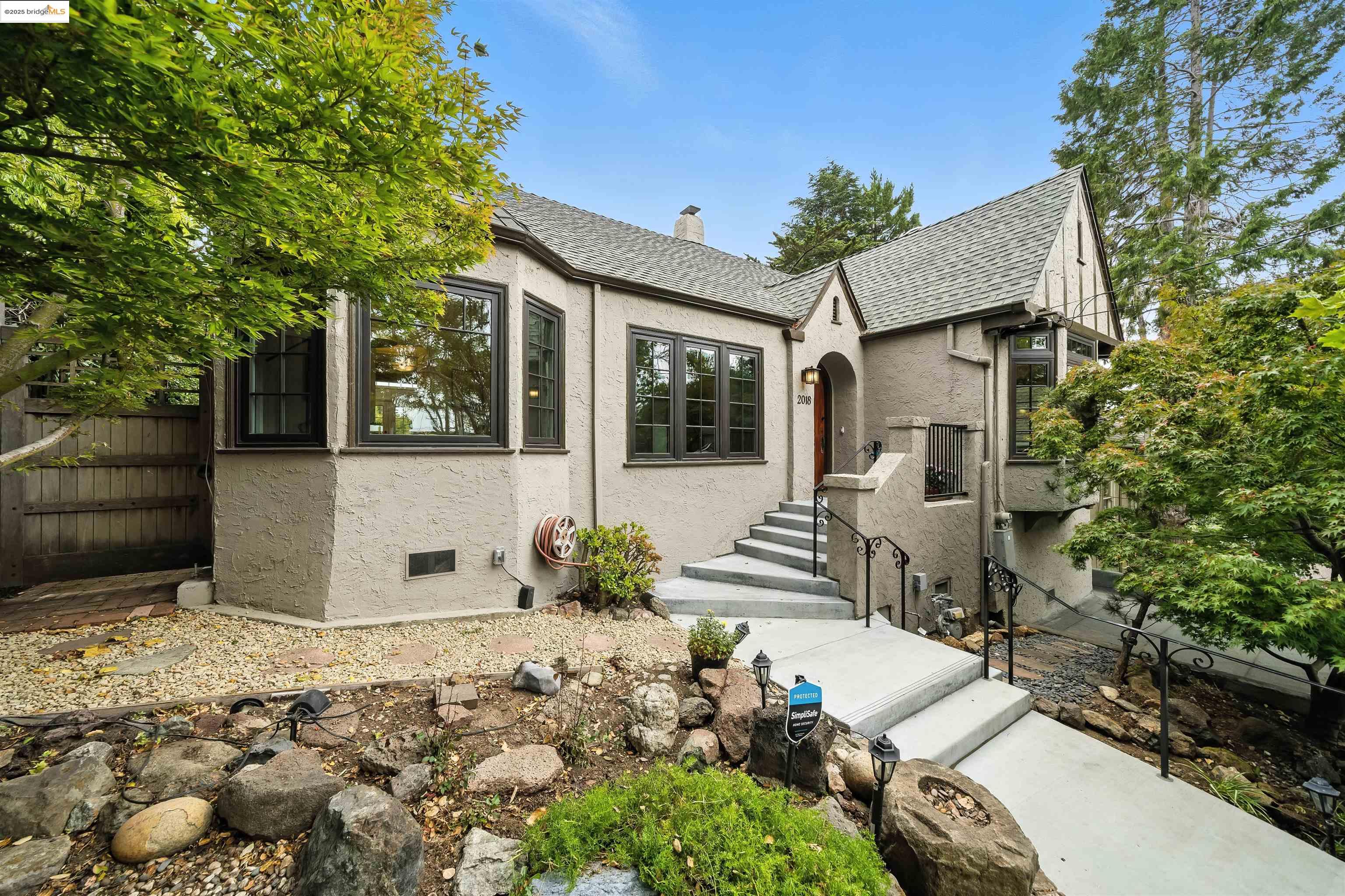 2018 Marin Ave, Berkeley, California 94707, 3 Bedrooms Bedrooms, 9 Rooms Rooms,1 BathroomBathrooms,Residential,For Sale,2018 Marin Ave,41105768