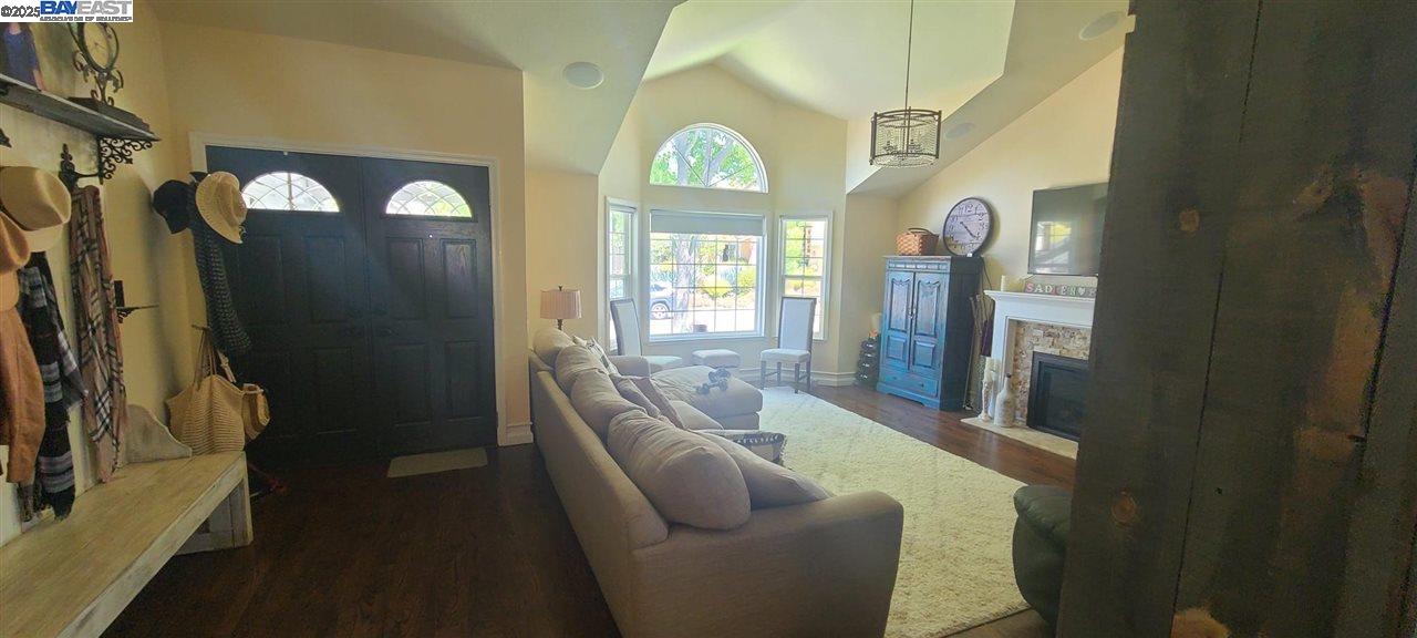 Detail Gallery Image 2 of 23 For 1127 Mataro Ct, Pleasanton,  CA 94566 - 4 Beds | 3 Baths