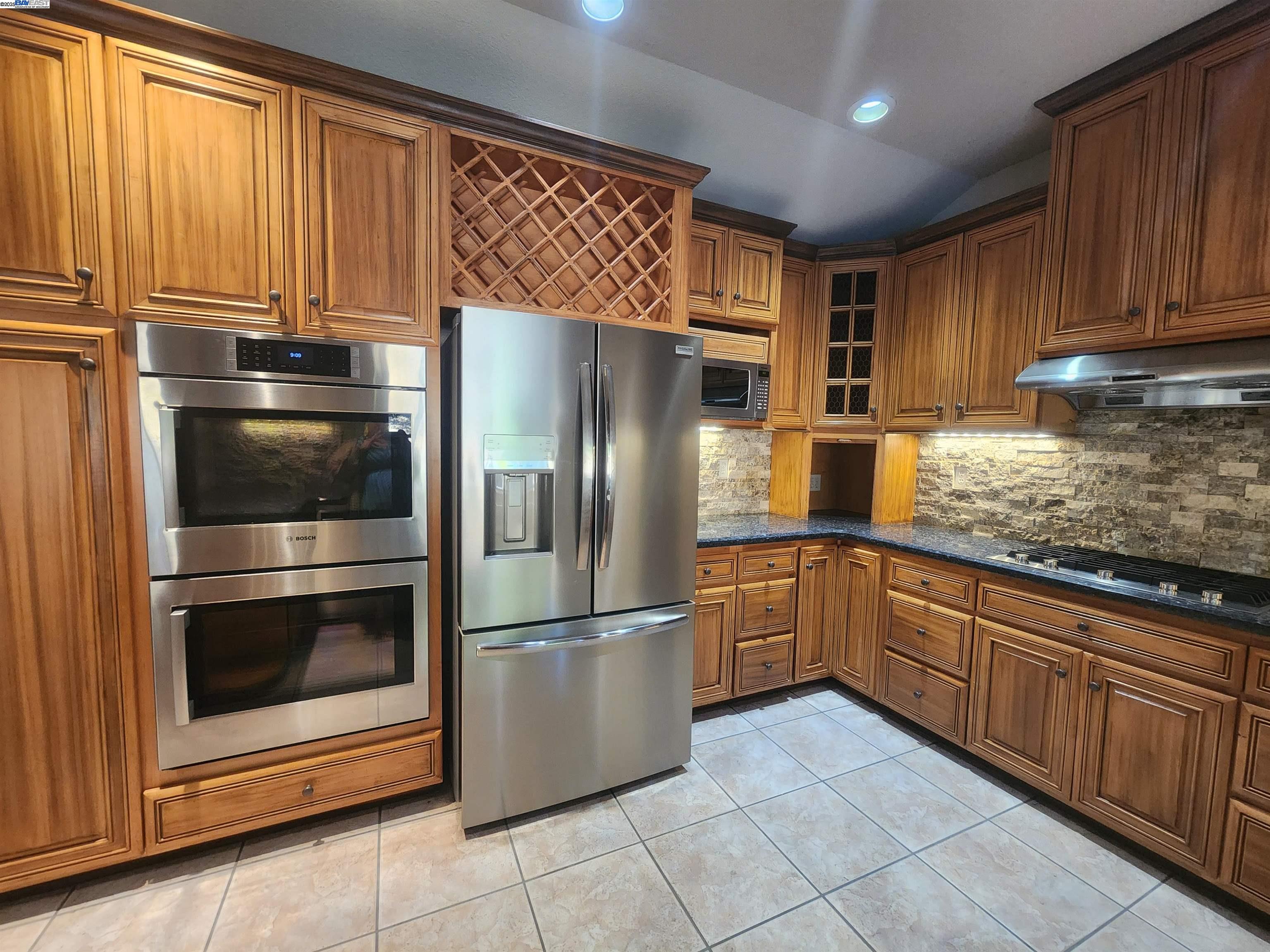 Detail Gallery Image 15 of 58 For 1127 Mataro Ct, Pleasanton,  CA 94566 - 4 Beds | 3 Baths