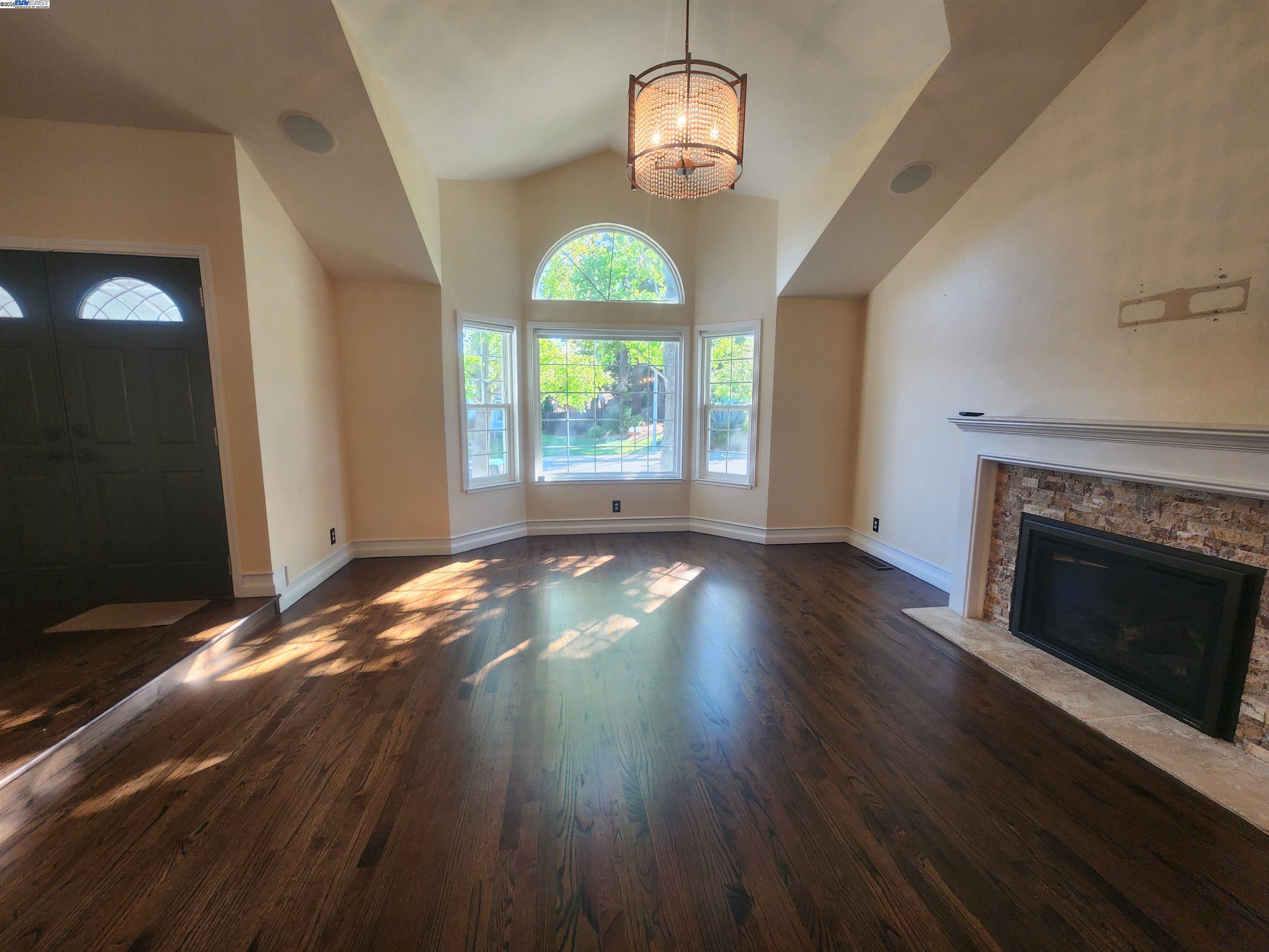 Detail Gallery Image 6 of 58 For 1127 Mataro Ct, Pleasanton,  CA 94566 - 4 Beds | 3 Baths