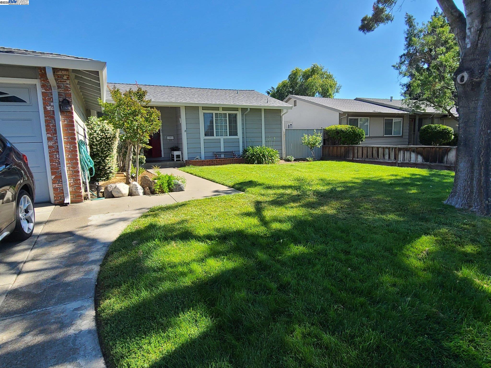 Detail Gallery Image 2 of 19 For 4126 Francisco St, Pleasanton,  CA 94566-5617 - 3 Beds | 2 Baths