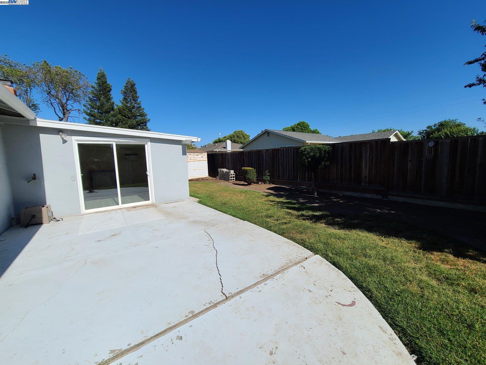Detail Gallery Image 18 of 19 For 4126 Francisco St, Pleasanton,  CA 94566-5617 - 3 Beds | 2 Baths