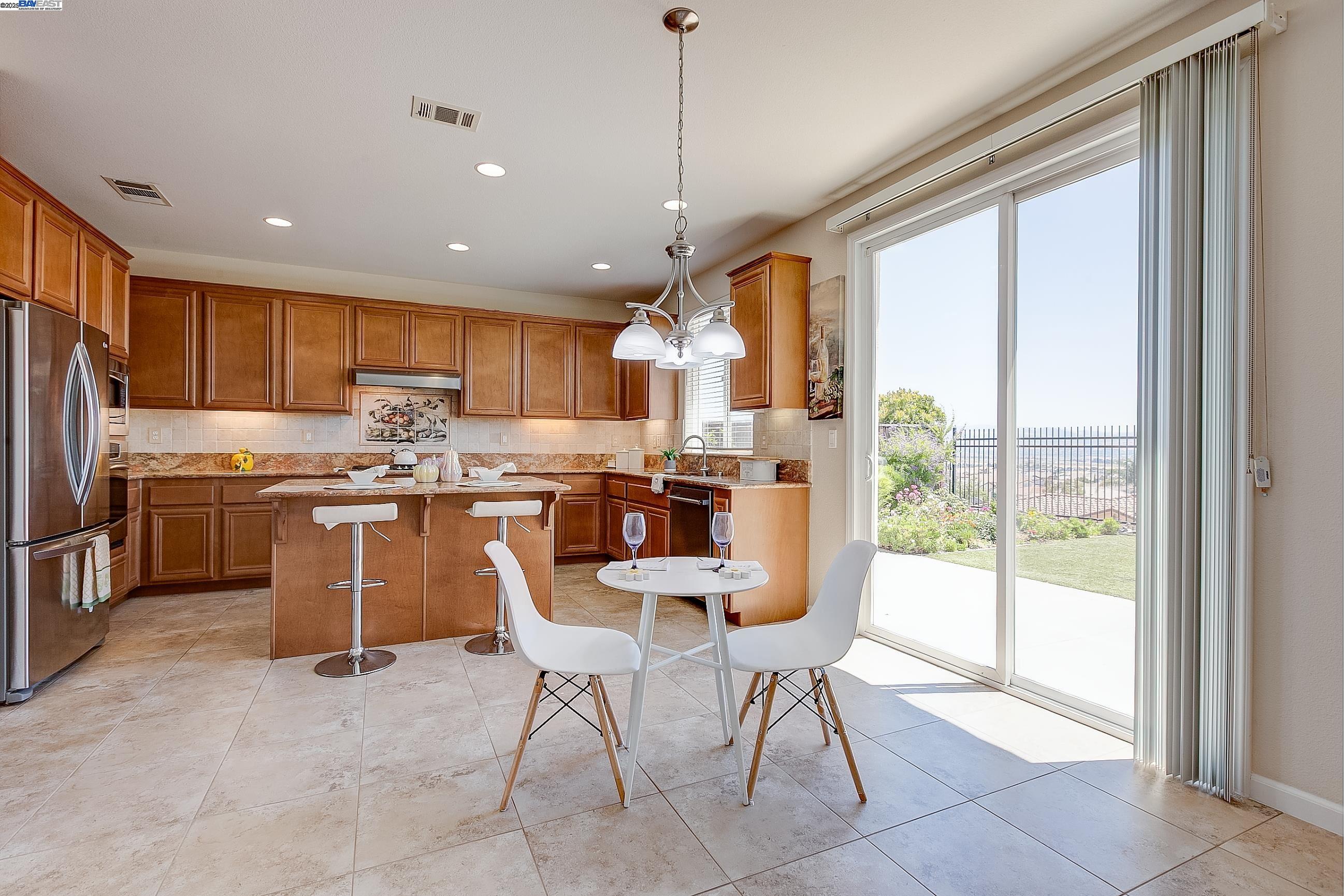 Detail Gallery Image 16 of 60 For 2528 Amantea Way, Dublin,  CA 94568-7343 - 5 Beds | 4 Baths