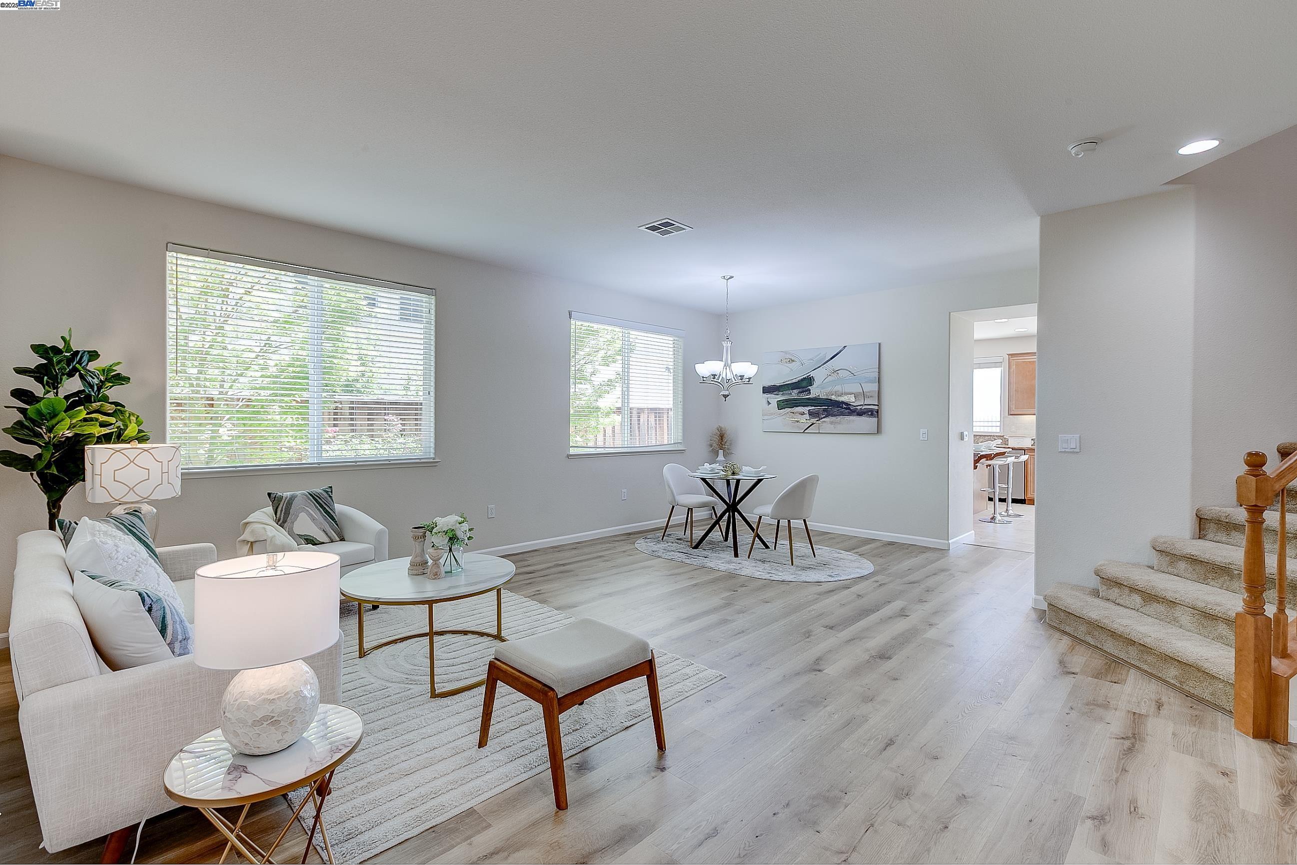 Detail Gallery Image 4 of 60 For 2528 Amantea Way, Dublin,  CA 94568-7343 - 5 Beds | 4 Baths