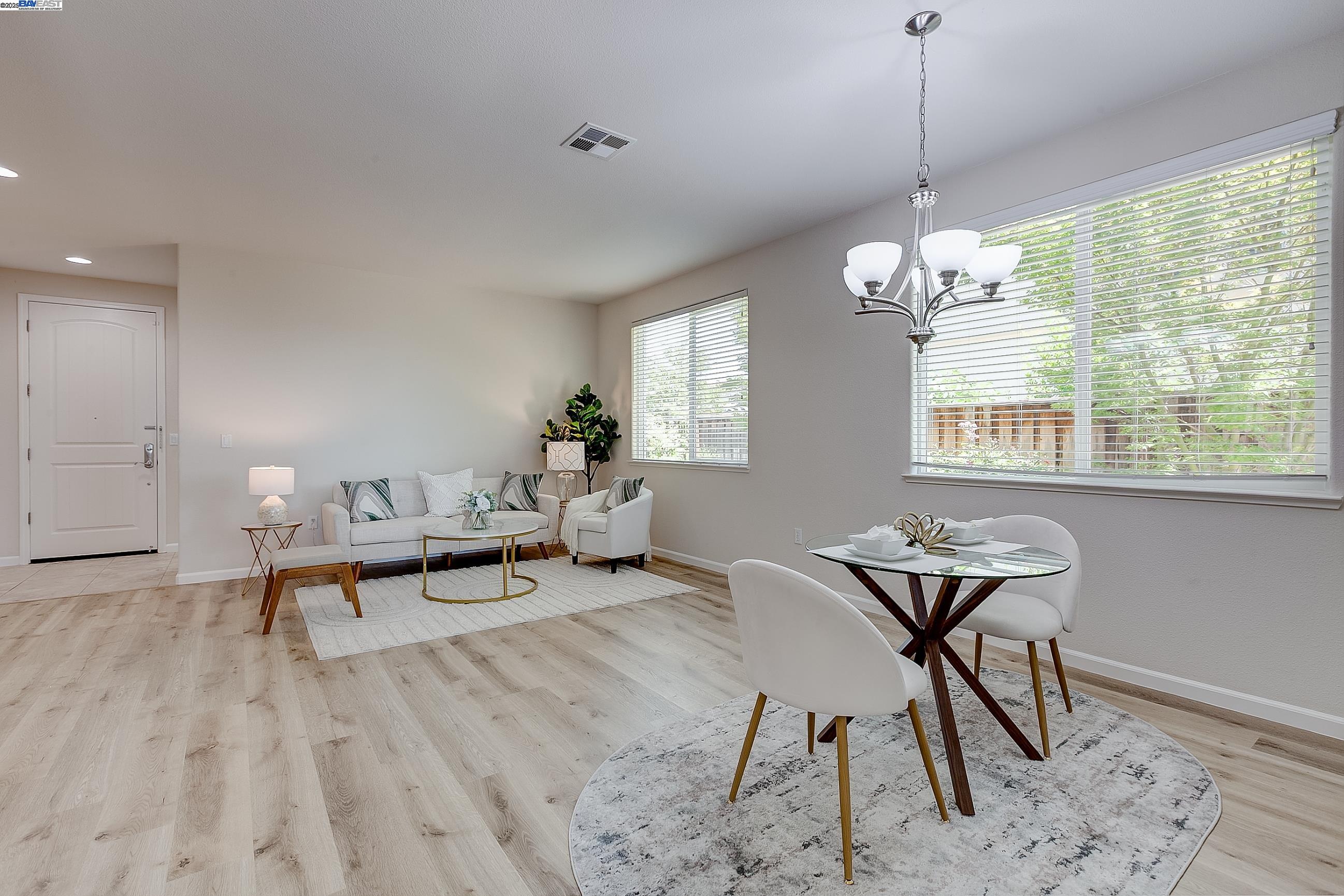 Detail Gallery Image 7 of 60 For 2528 Amantea Way, Dublin,  CA 94568-7343 - 5 Beds | 4 Baths