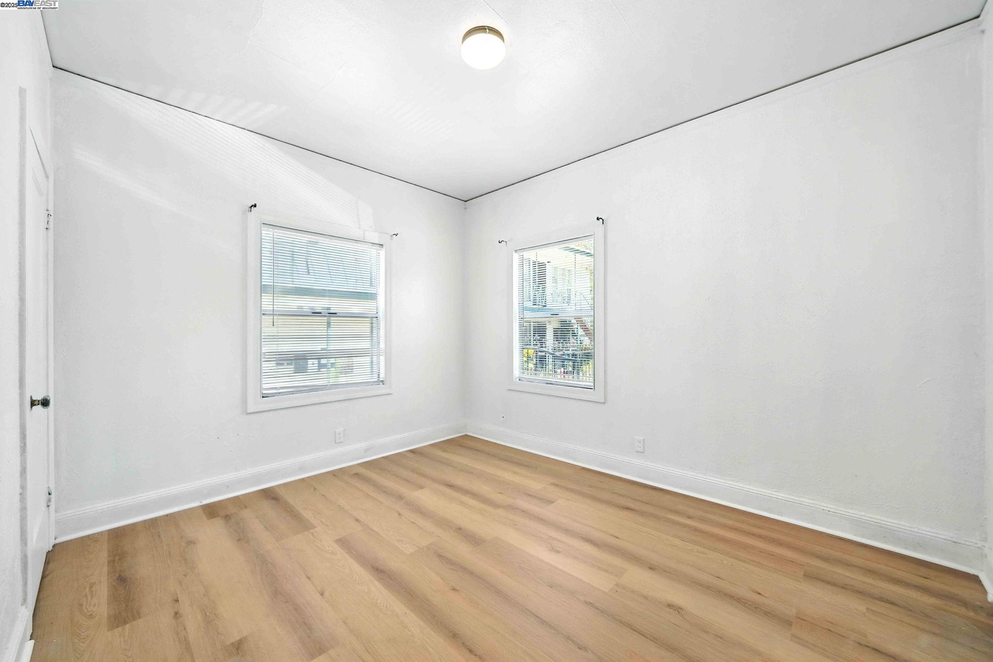 Detail Gallery Image 15 of 48 For 2238 7th, Berkeley,  CA 94710 - – Beds | – Baths