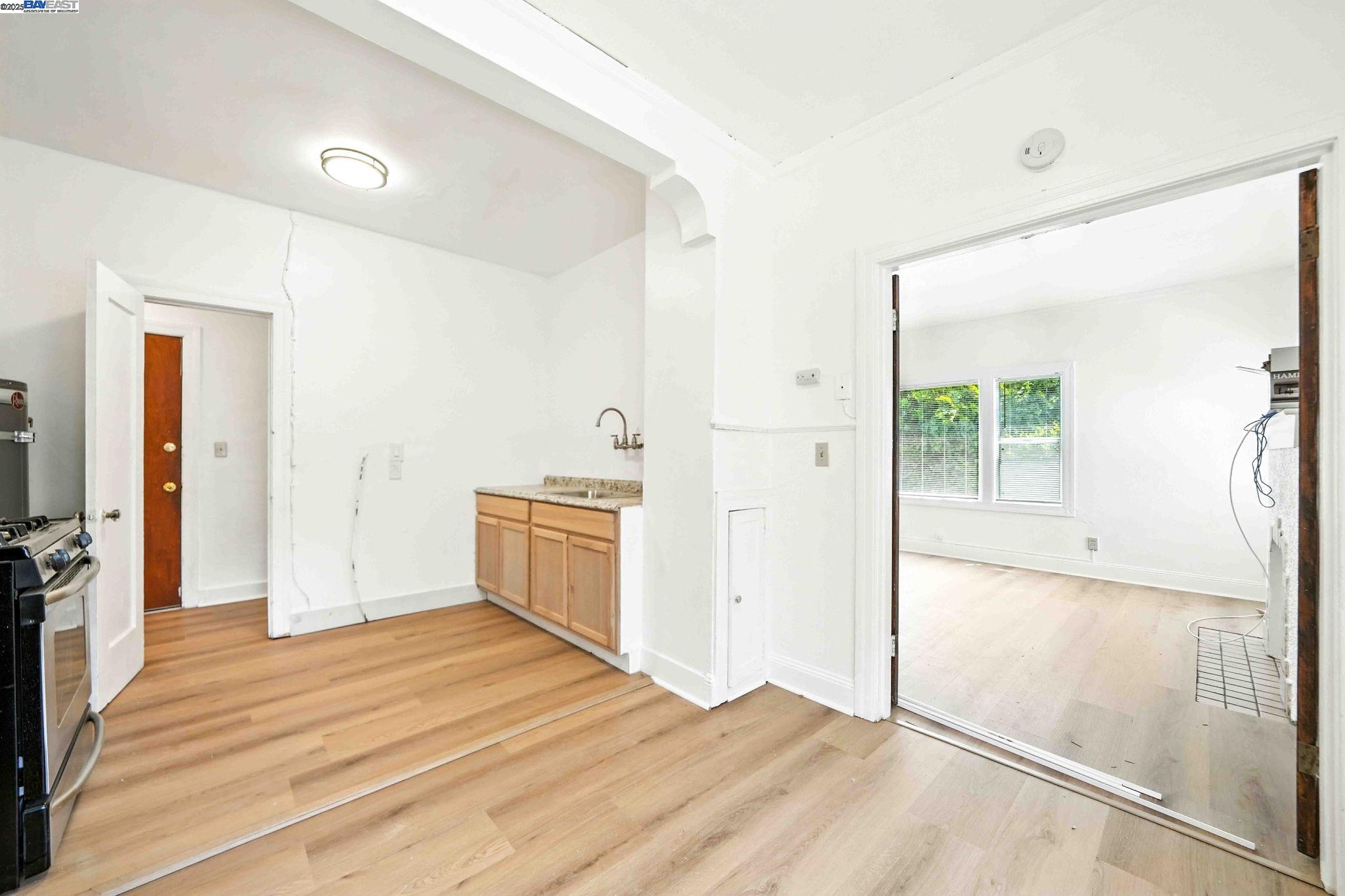 Detail Gallery Image 21 of 48 For 2238 7th, Berkeley,  CA 94710 - – Beds | – Baths