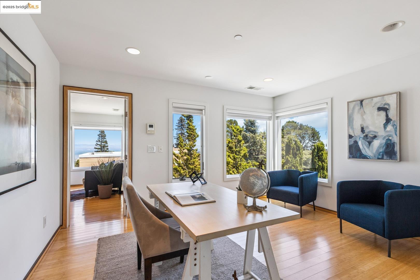 Detail Gallery Image 22 of 45 For 2912 Hillside Dr, Burlingame,  CA 94010 - 4 Beds | 4/1 Baths