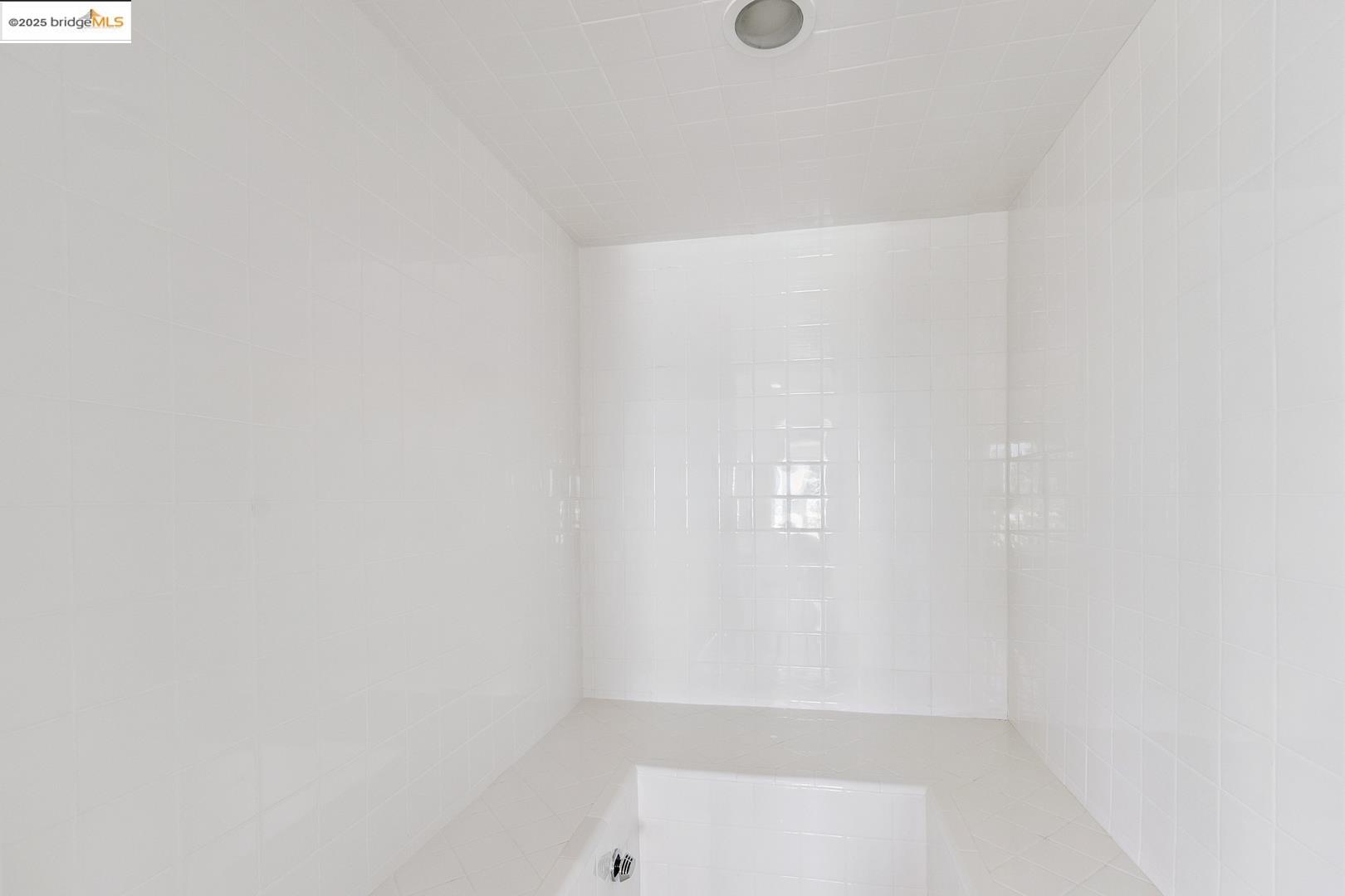 Detail Gallery Image 25 of 45 For 2912 Hillside Dr, Burlingame,  CA 94010 - 4 Beds | 4/1 Baths