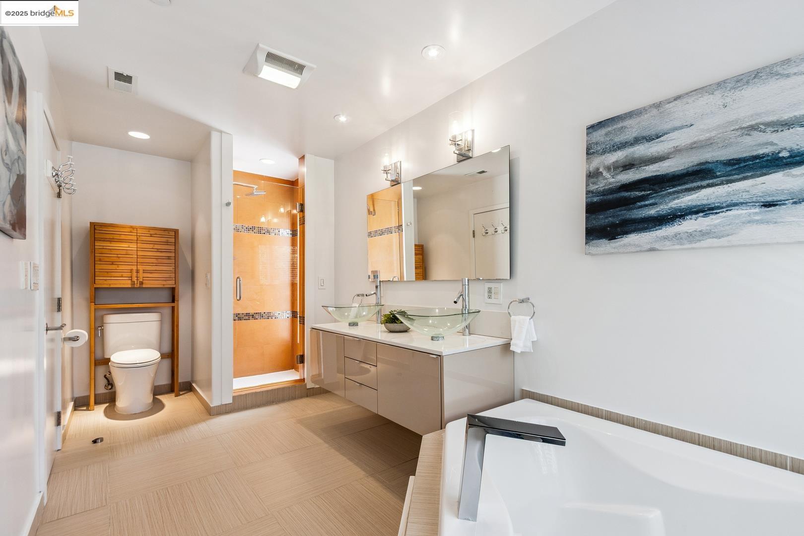 Detail Gallery Image 31 of 45 For 2912 Hillside Dr, Burlingame,  CA 94010 - 4 Beds | 4/1 Baths