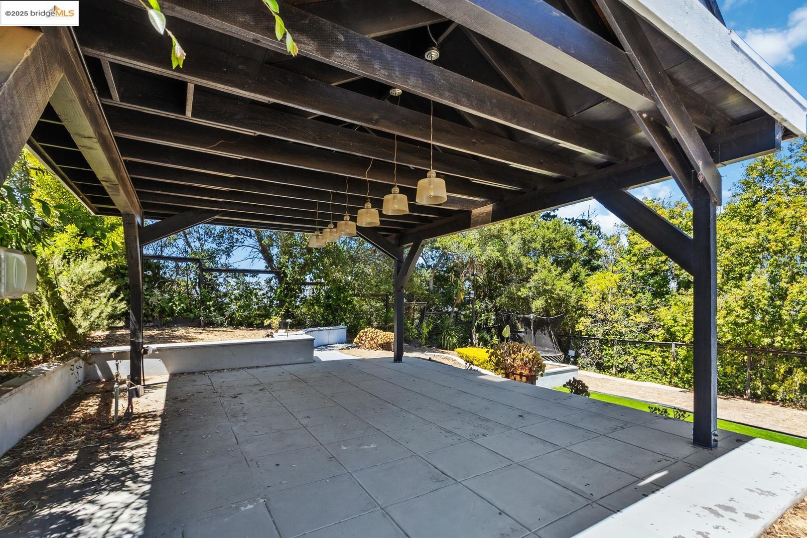 Detail Gallery Image 42 of 45 For 2912 Hillside Dr, Burlingame,  CA 94010 - 4 Beds | 4/1 Baths
