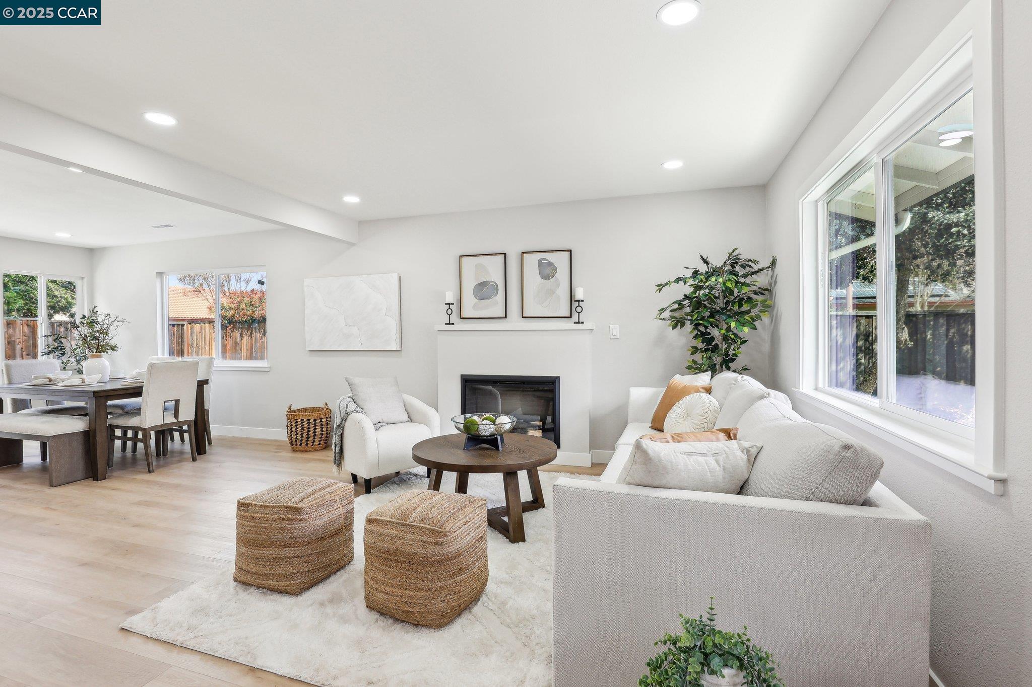 Detail Gallery Image 4 of 35 For 562 Swallow Dr, Livermore,  CA 94551 - 4 Beds | 3 Baths