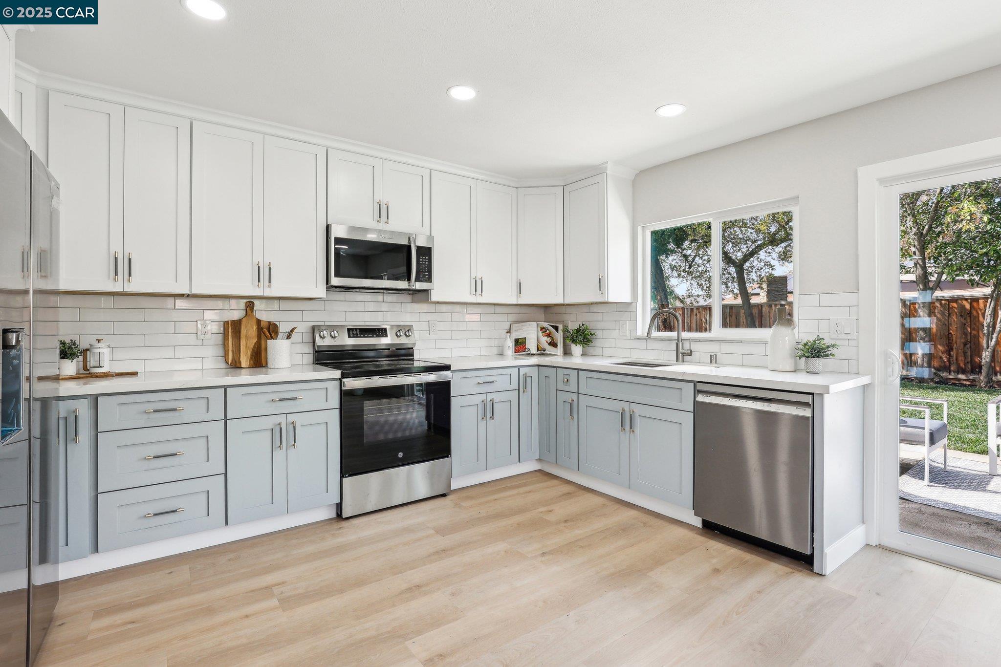 Detail Gallery Image 9 of 35 For 562 Swallow Dr, Livermore,  CA 94551 - 4 Beds | 3 Baths
