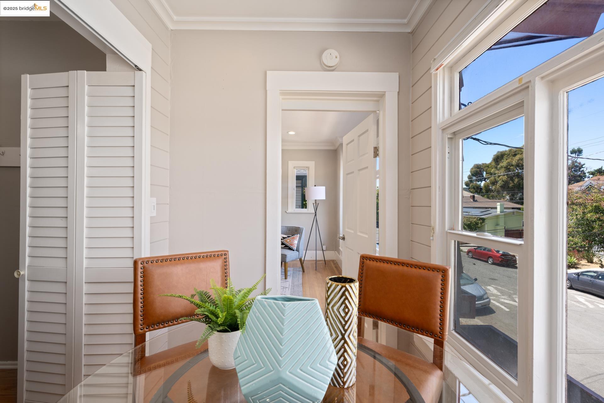 Detail Gallery Image 15 of 17 For 665 39th St, Oakland,  CA 94609 - – Beds | – Baths