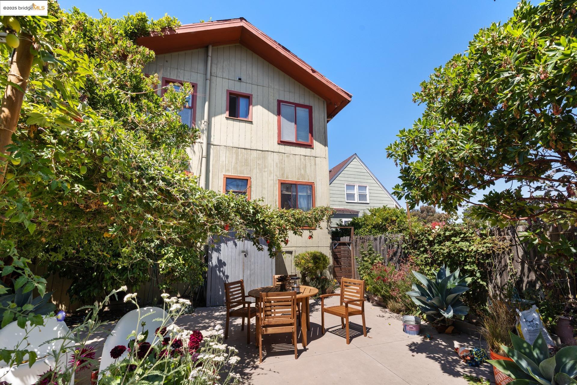 Detail Gallery Image 17 of 17 For 665 39th St, Oakland,  CA 94609 - – Beds | – Baths