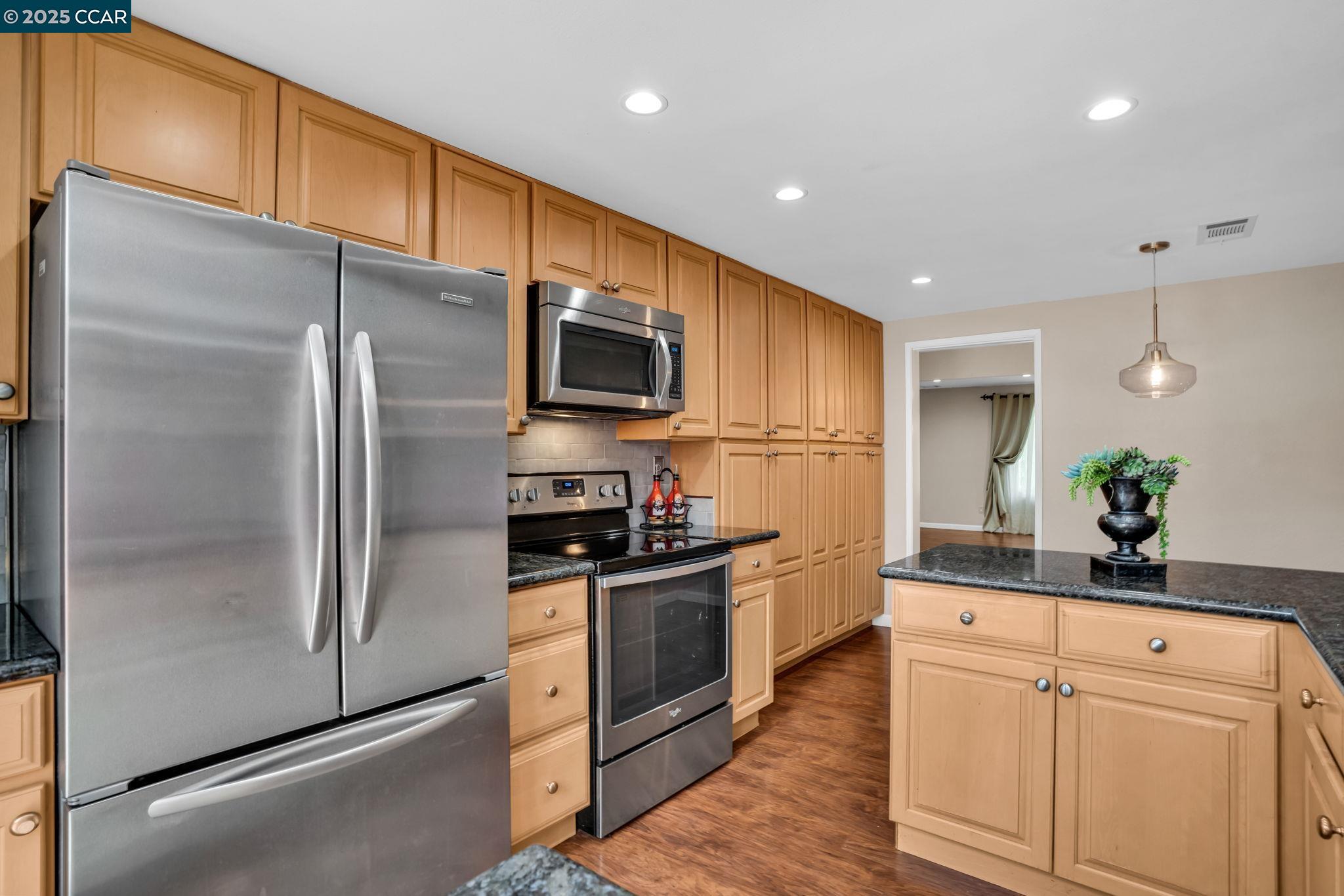 Detail Gallery Image 23 of 57 For 1430 Tampico Pl, Walnut Creek,  CA 94598 - 3 Beds | 3 Baths