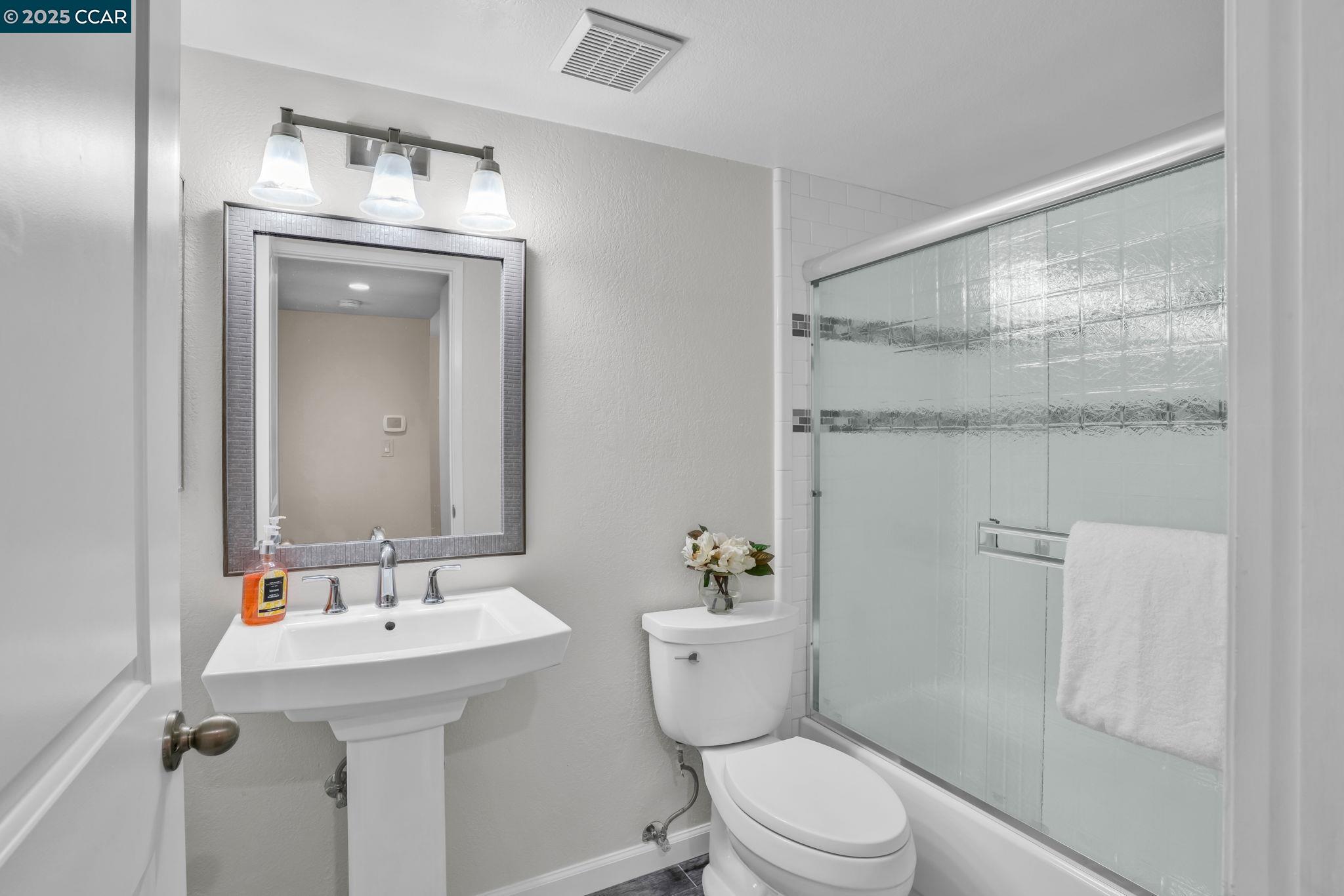 Photo #30: 41105795 Listing: Photo #30