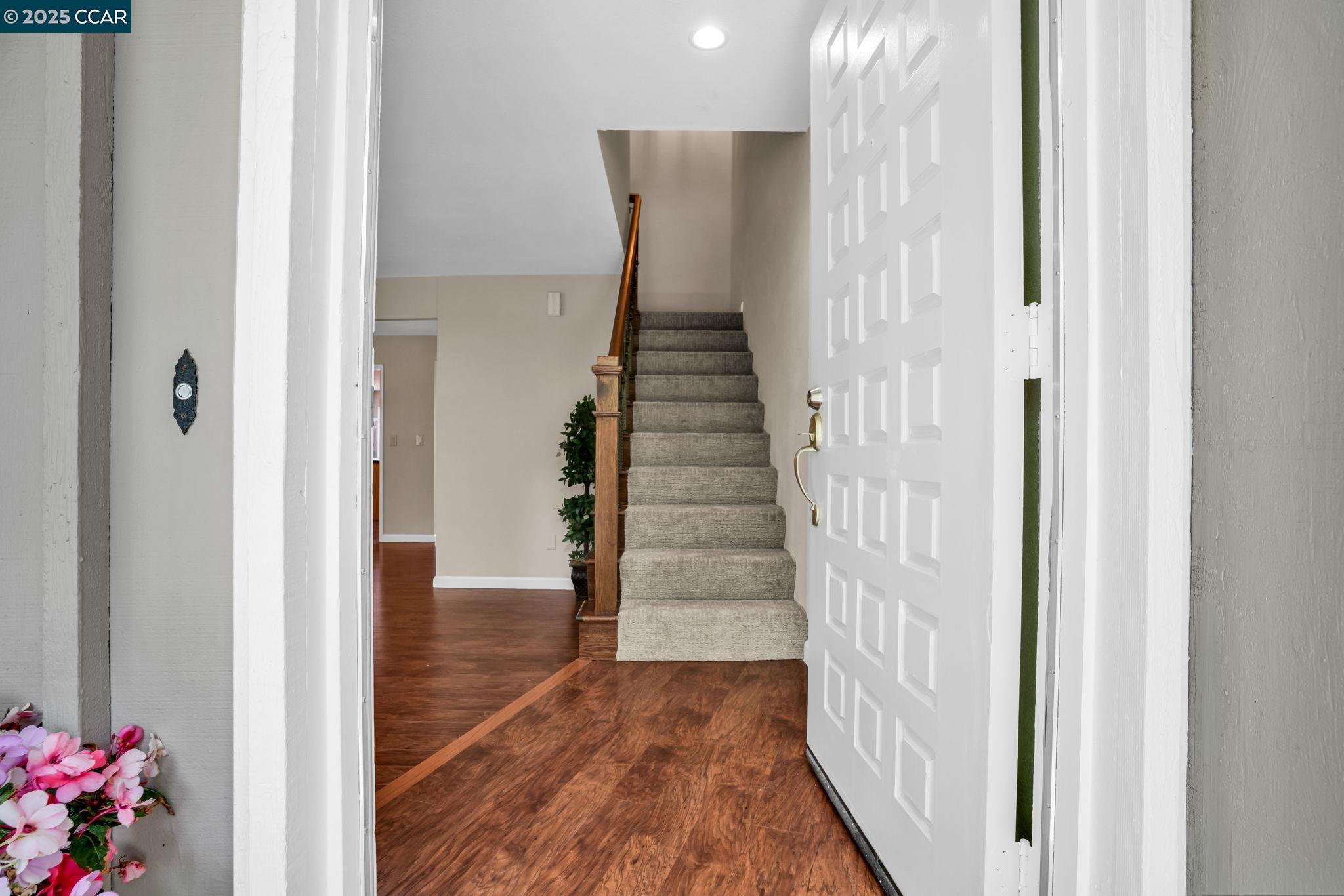 Photo #5: 41105795 Listing 