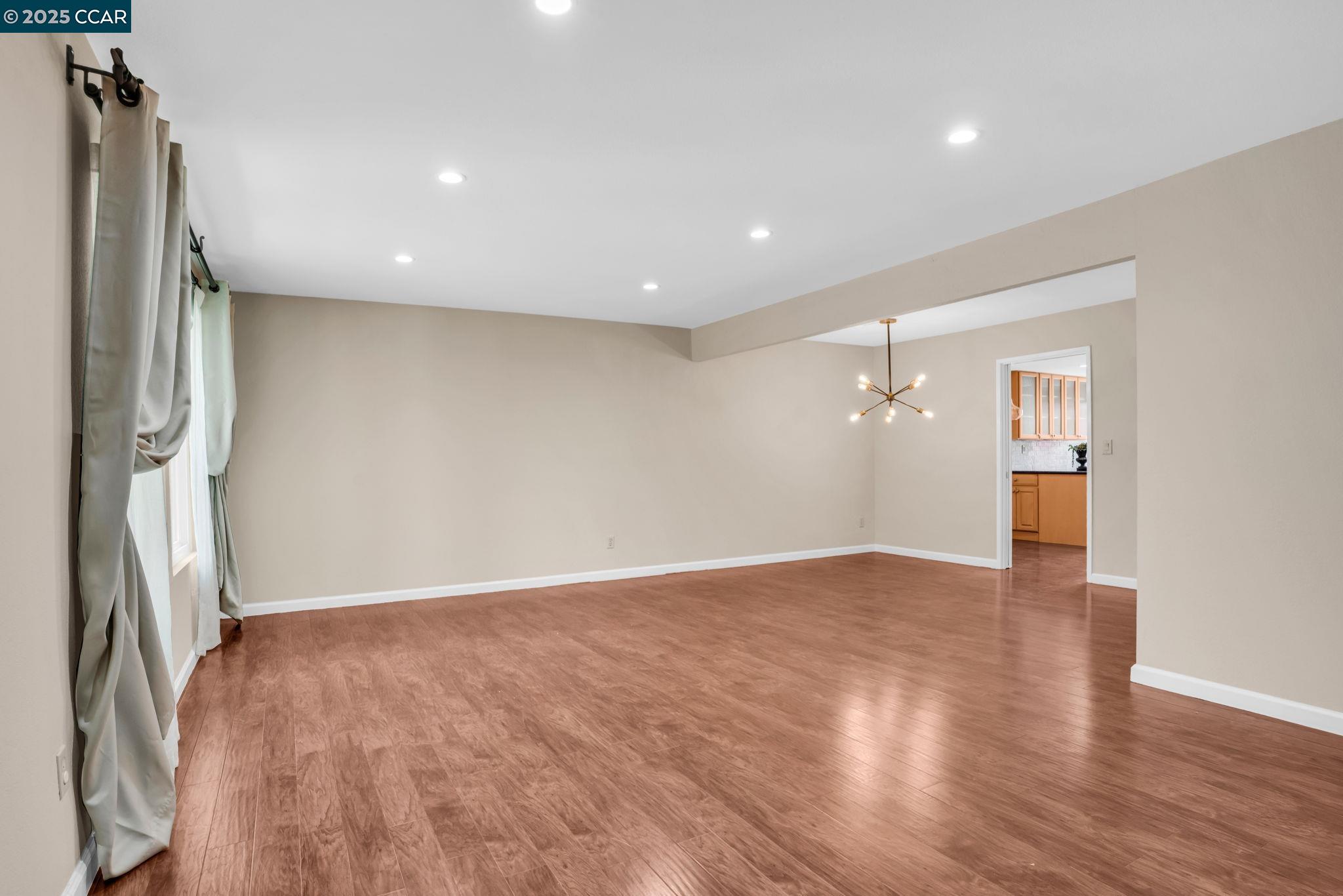 Photo #8: 41105795 Listing: Photo #8