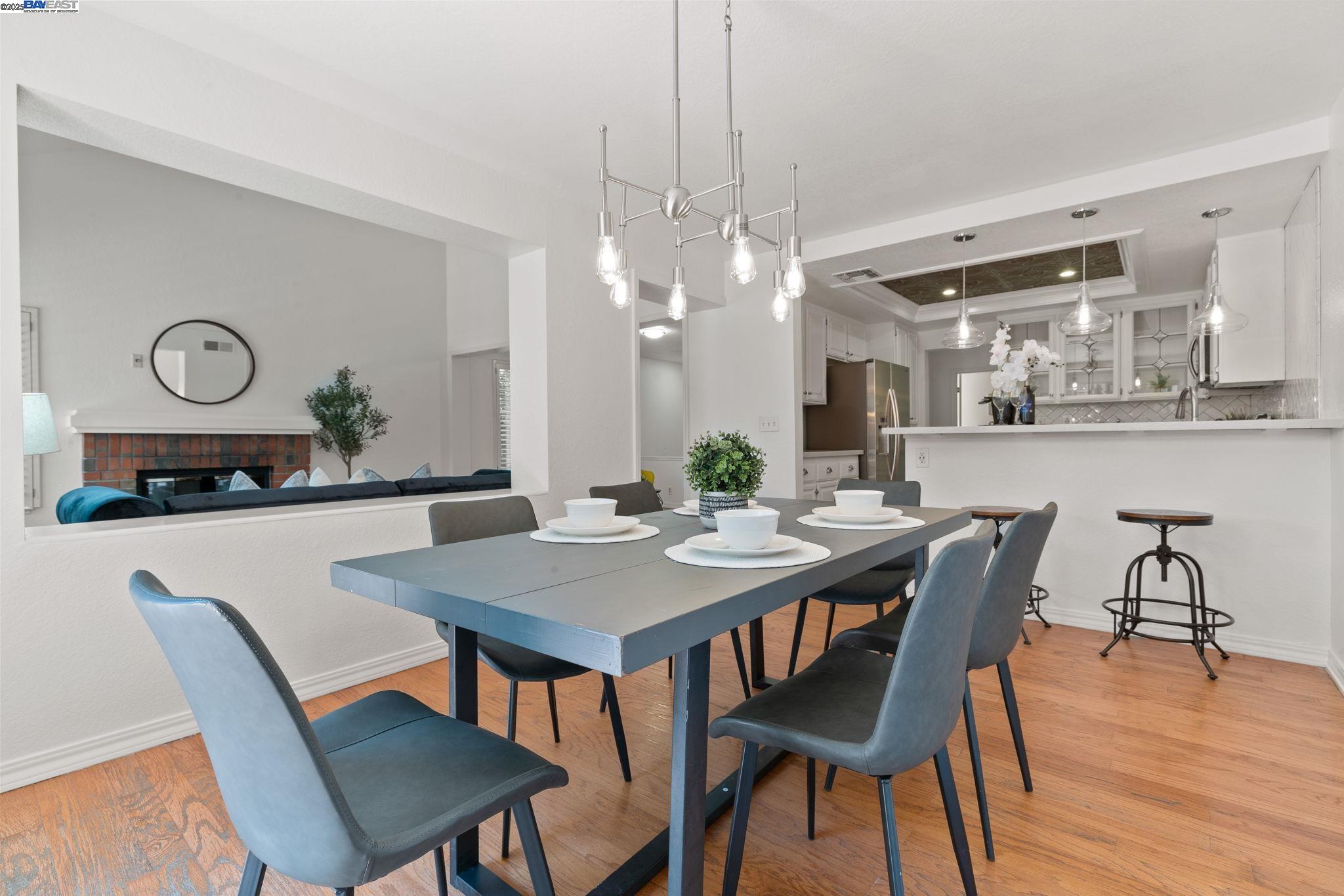 Detail Gallery Image 12 of 39 For 1585 Poppybank Ct, Pleasanton,  CA 94566 - 4 Beds | 2/1 Baths