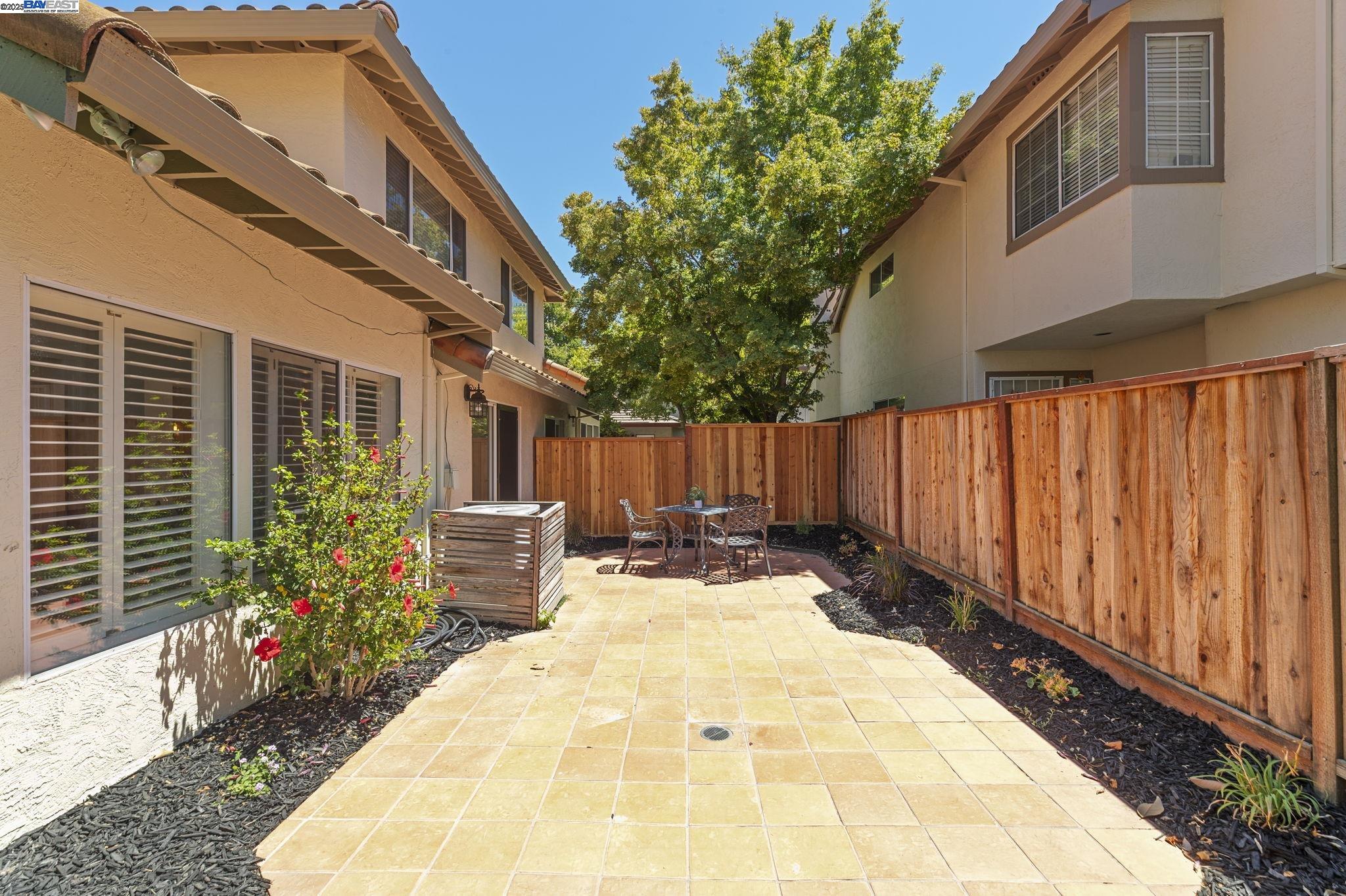 Detail Gallery Image 34 of 39 For 1585 Poppybank Ct, Pleasanton,  CA 94566 - 4 Beds | 2/1 Baths
