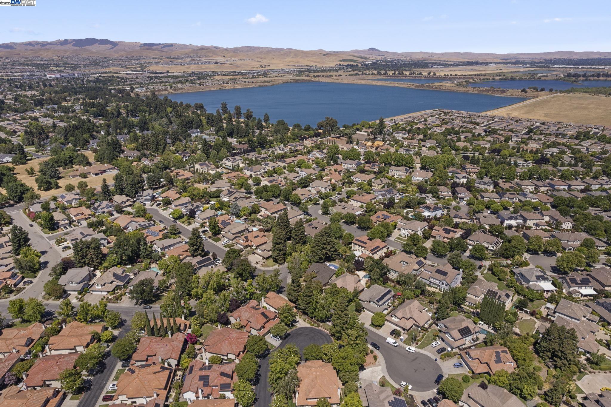 Detail Gallery Image 35 of 39 For 1585 Poppybank Ct, Pleasanton,  CA 94566 - 4 Beds | 2/1 Baths