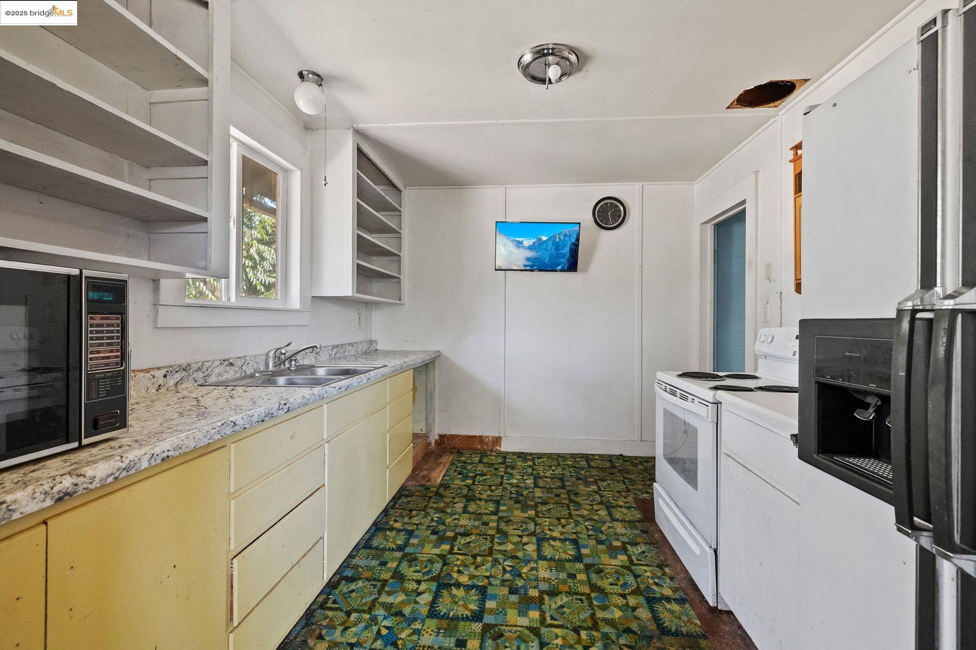 Detail Gallery Image 12 of 28 For 10297 Pine St, Coulterville,  CA 95311 - 2 Beds | 1 Baths