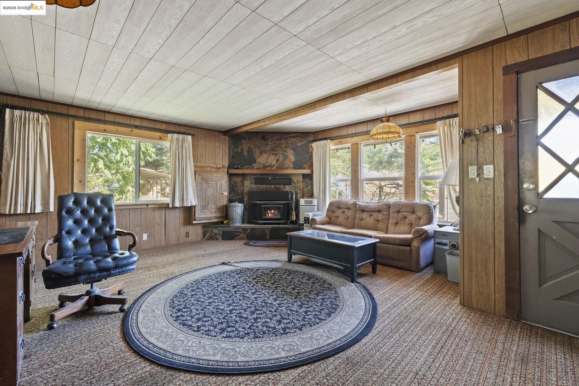Detail Gallery Image 4 of 28 For 10297 Pine St, Coulterville,  CA 95311 - 2 Beds | 1 Baths