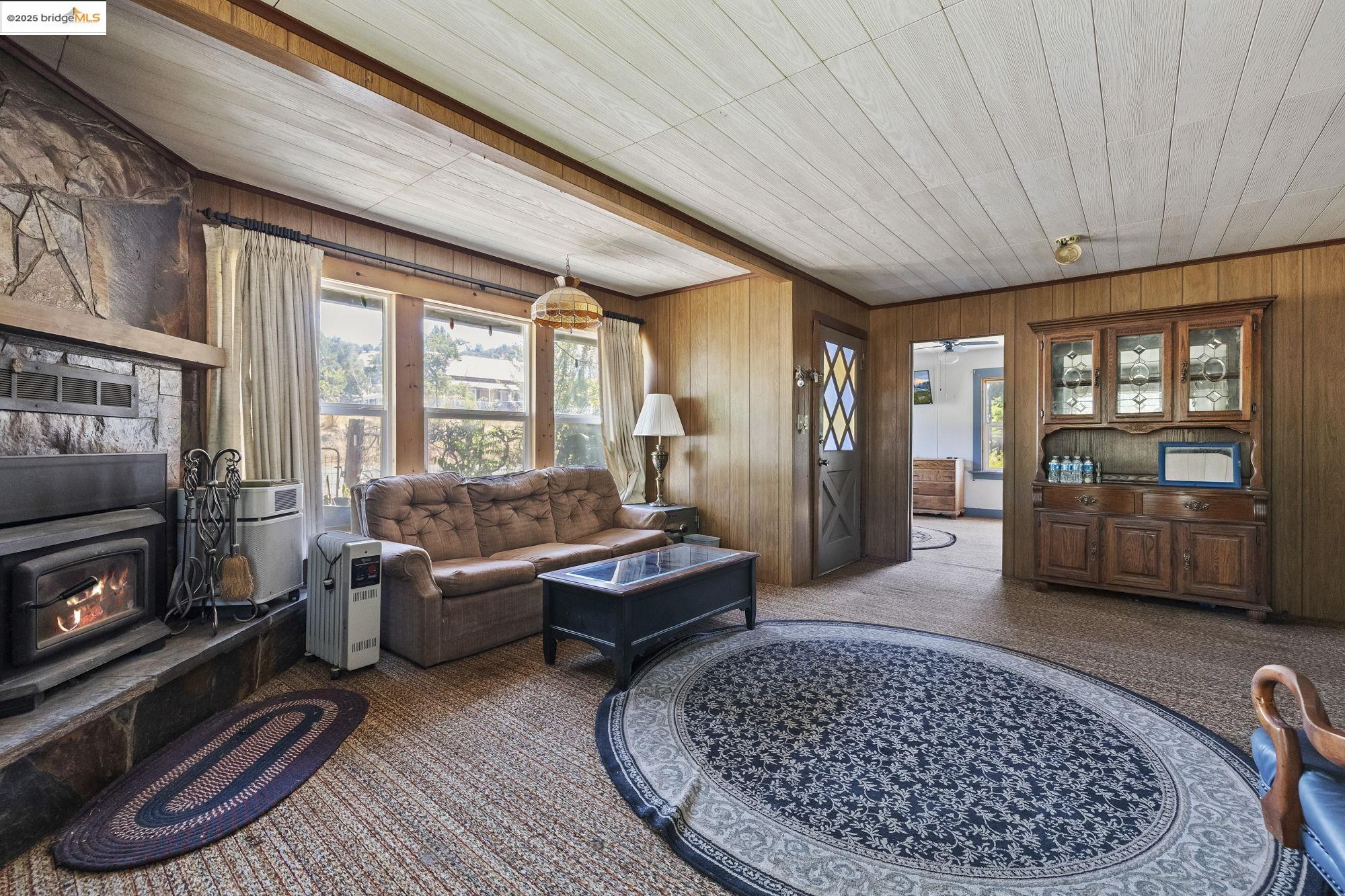 Detail Gallery Image 5 of 28 For 10297 Pine St, Coulterville,  CA 95311 - 2 Beds | 1 Baths