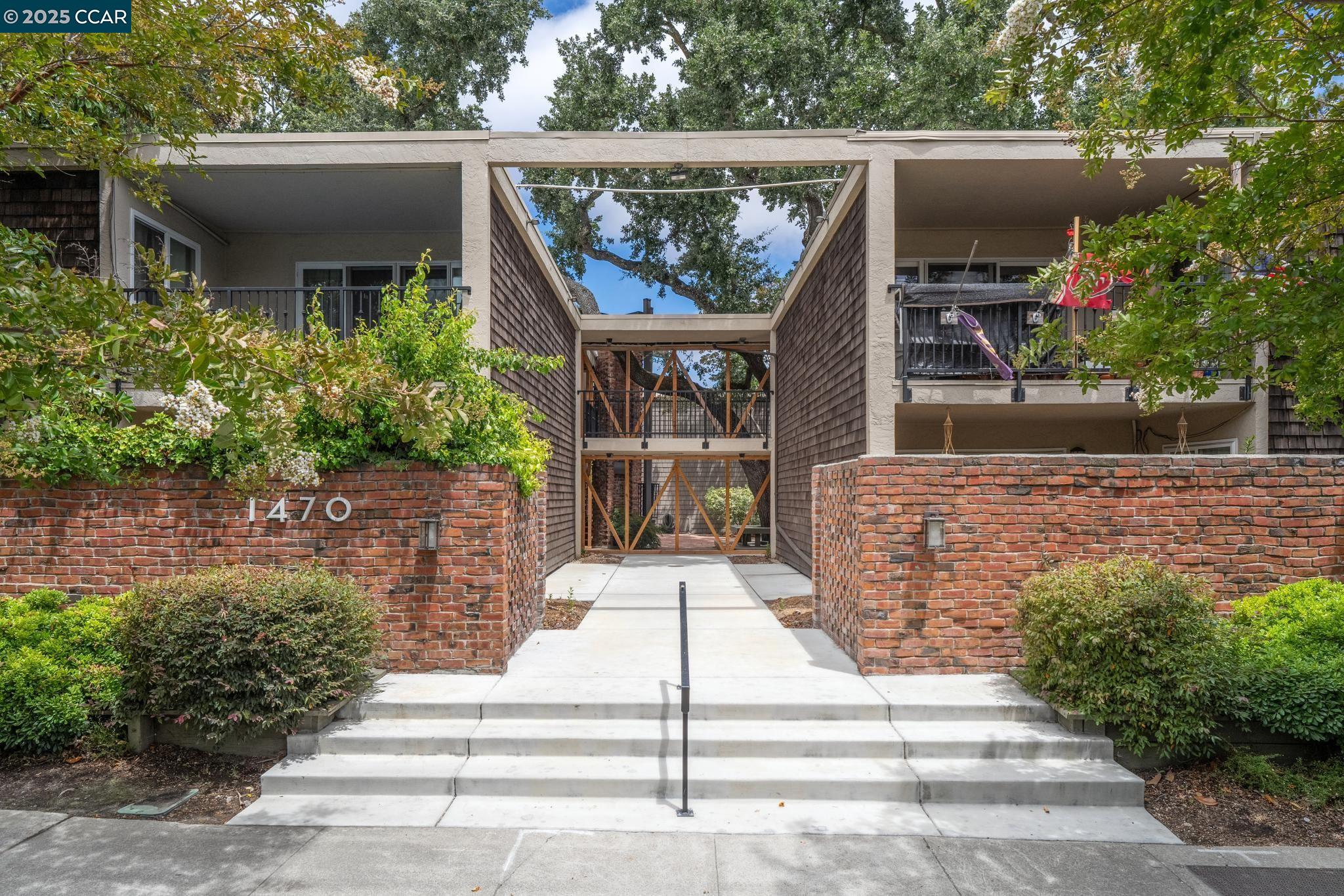 Detail Gallery Image 1 of 1 For 1470 Creekside Dr #20,  Walnut Creek,  CA 94596 - 2 Beds | 1/1 Baths