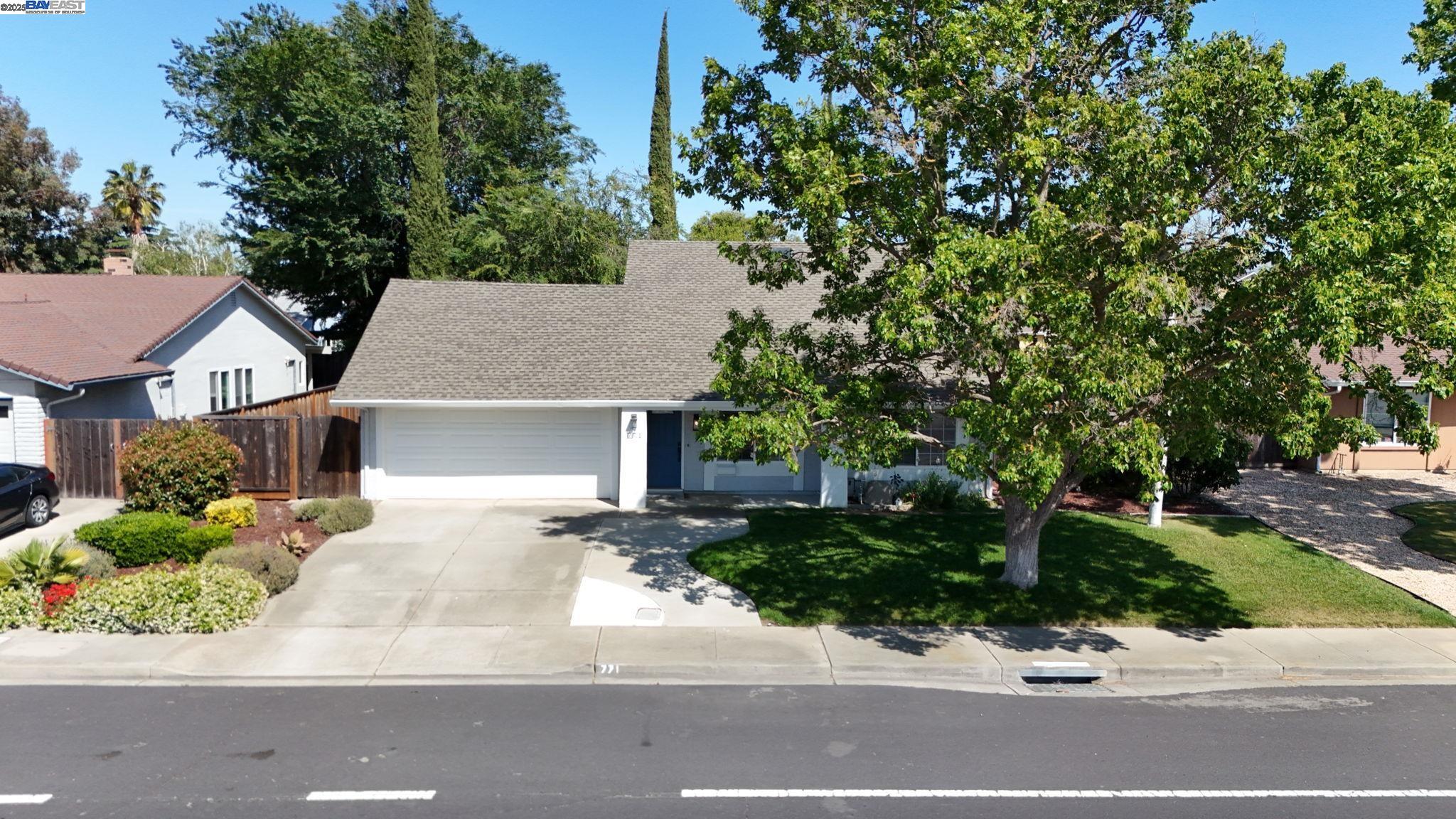 Detail Gallery Image 3 of 36 For 771 Hagemann Dr, Livermore,  CA 94551 - 4 Beds | 2 Baths