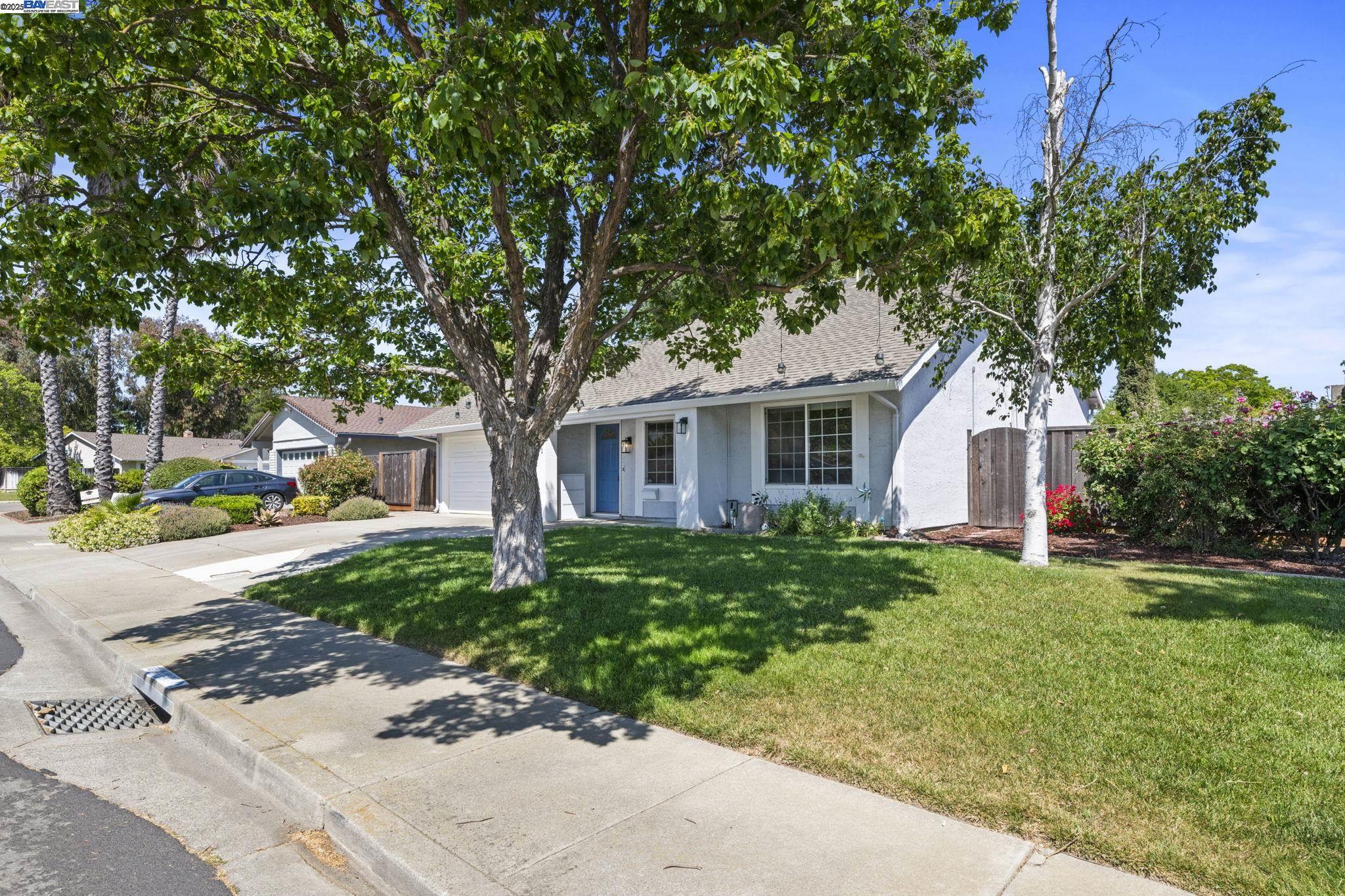 Detail Gallery Image 5 of 36 For 771 Hagemann Dr, Livermore,  CA 94551 - 4 Beds | 2 Baths
