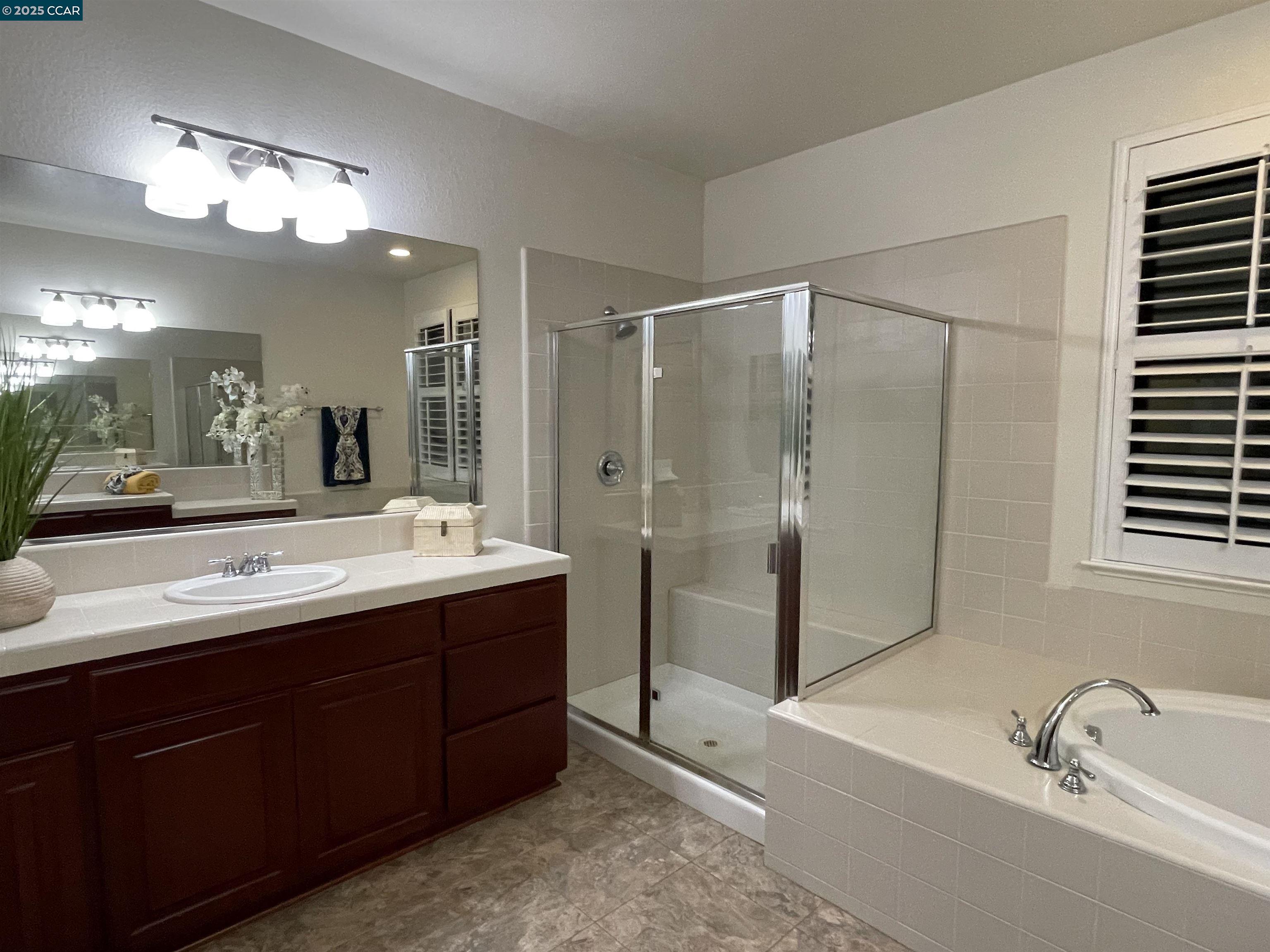 Detail Gallery Image 13 of 21 For 4150 Cherry Blossom Ln, Tracy,  CA 95377 - 5 Beds | 3/1 Baths