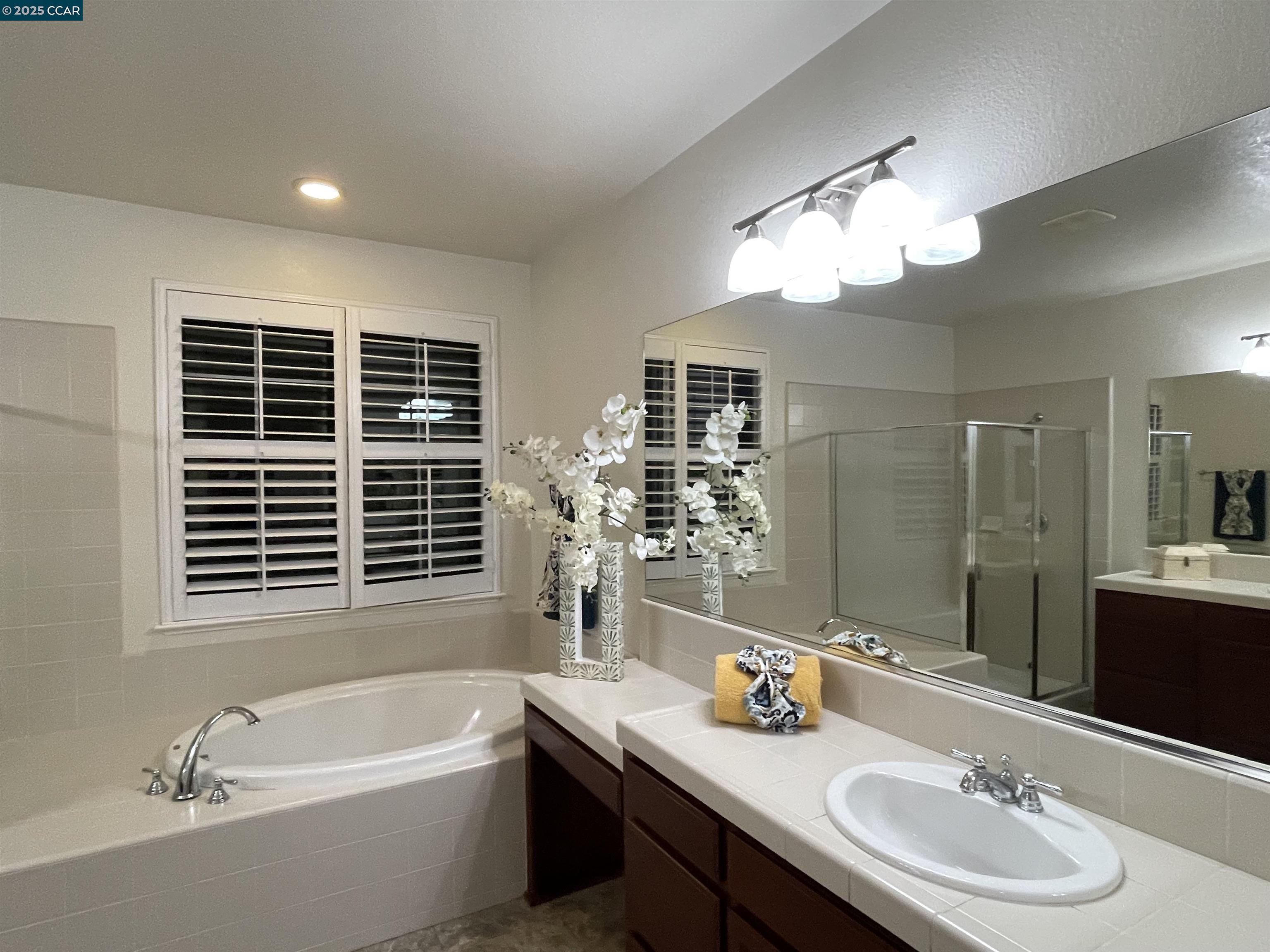 Detail Gallery Image 14 of 21 For 4150 Cherry Blossom Ln, Tracy,  CA 95377 - 5 Beds | 3/1 Baths